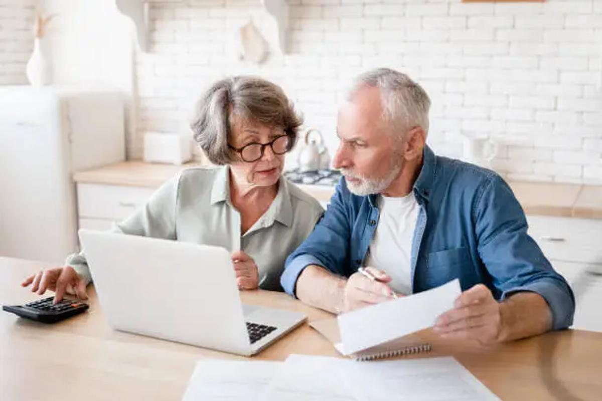 Spokane retirees weighing Roth conversions and tax-aware withdrawals from a large 401(k)