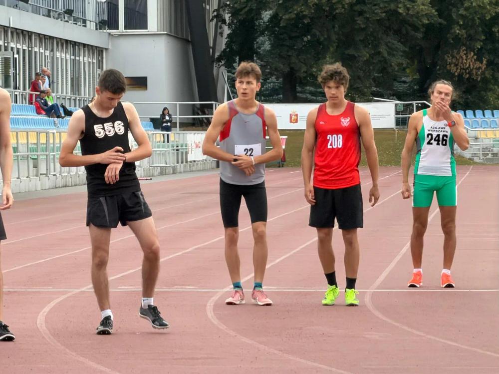 Grupa biegaczy KS Zabiegani na wspólnym treningu
