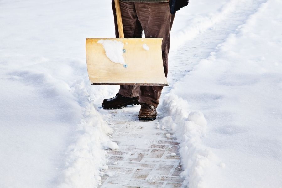 Winterdienst und geräumte Außenfläche