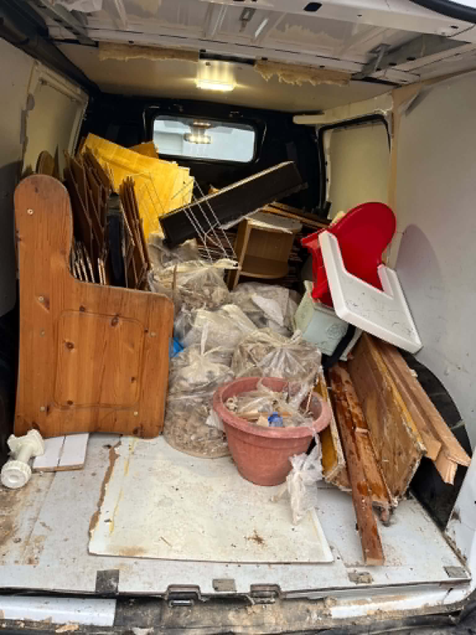 Entrümpelung von Murtezi Gebäudereinigung in Braunschweig