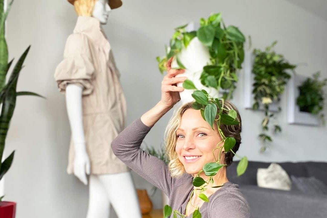 Caring For My Philodendron Cordatum – Green Moments With Juliette Ep #08