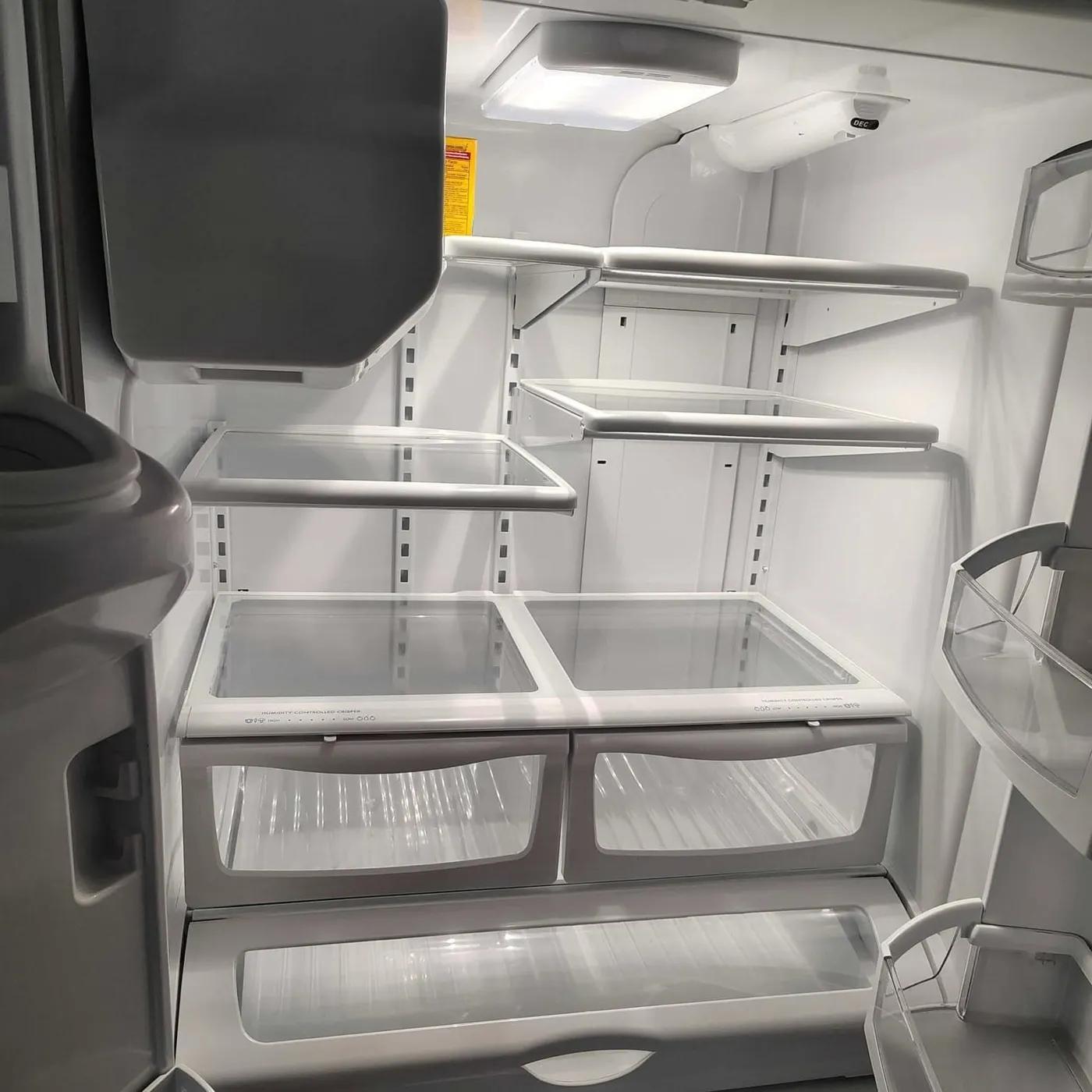 Clean refrigerator shelves