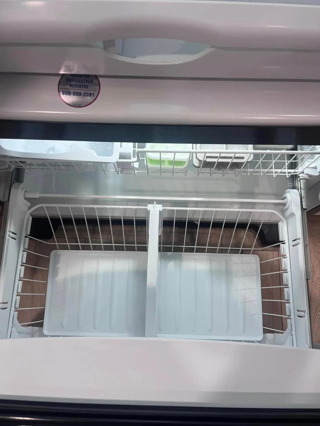 Clean refrigerator drawers