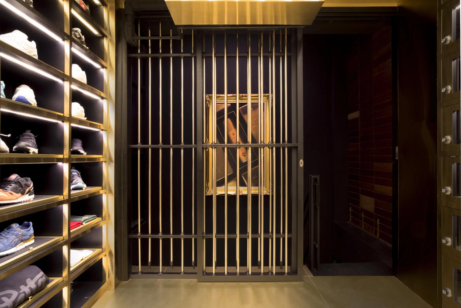 24 Kilates, The Vault