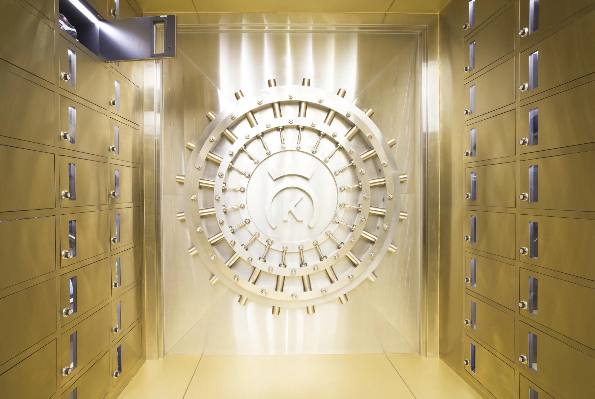 24 Kilates, The Vault