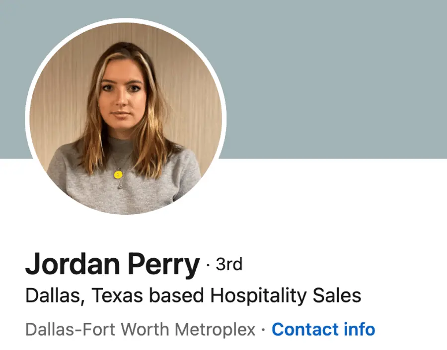 LinkedIn headline example with location
