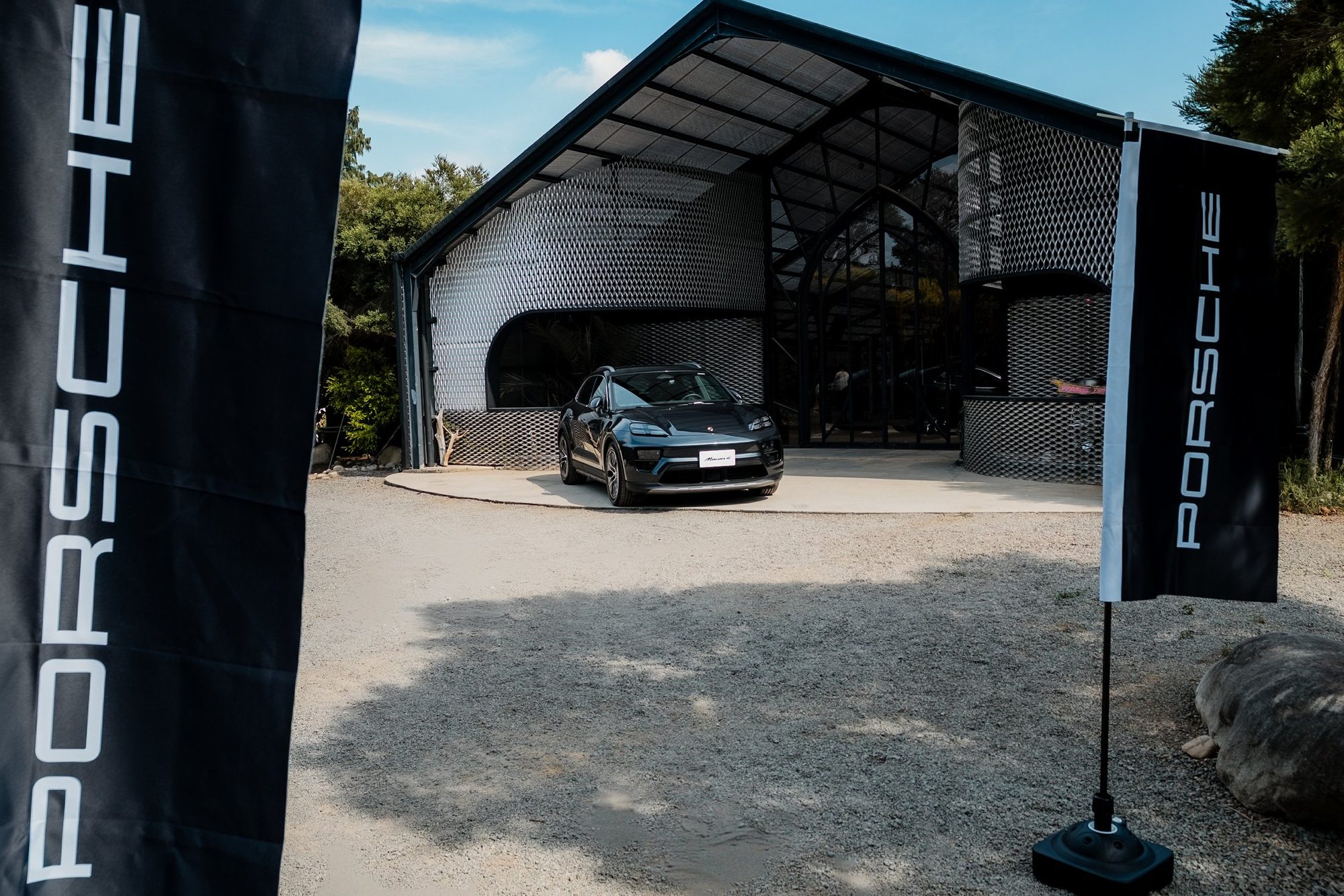 Porsche × StarSleep Studio · RESILIENCE — 8