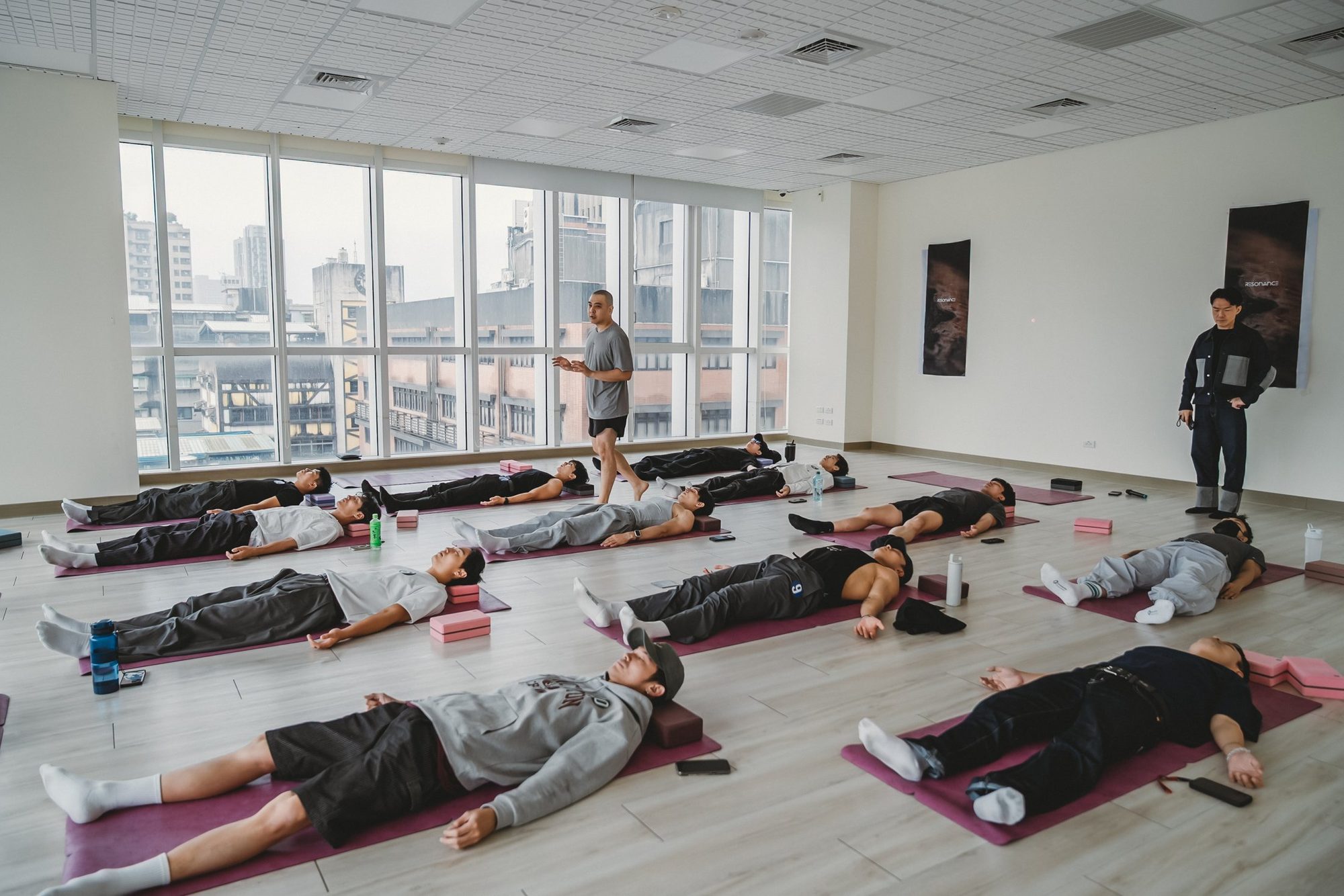 整屋 savasana,身體全然放下