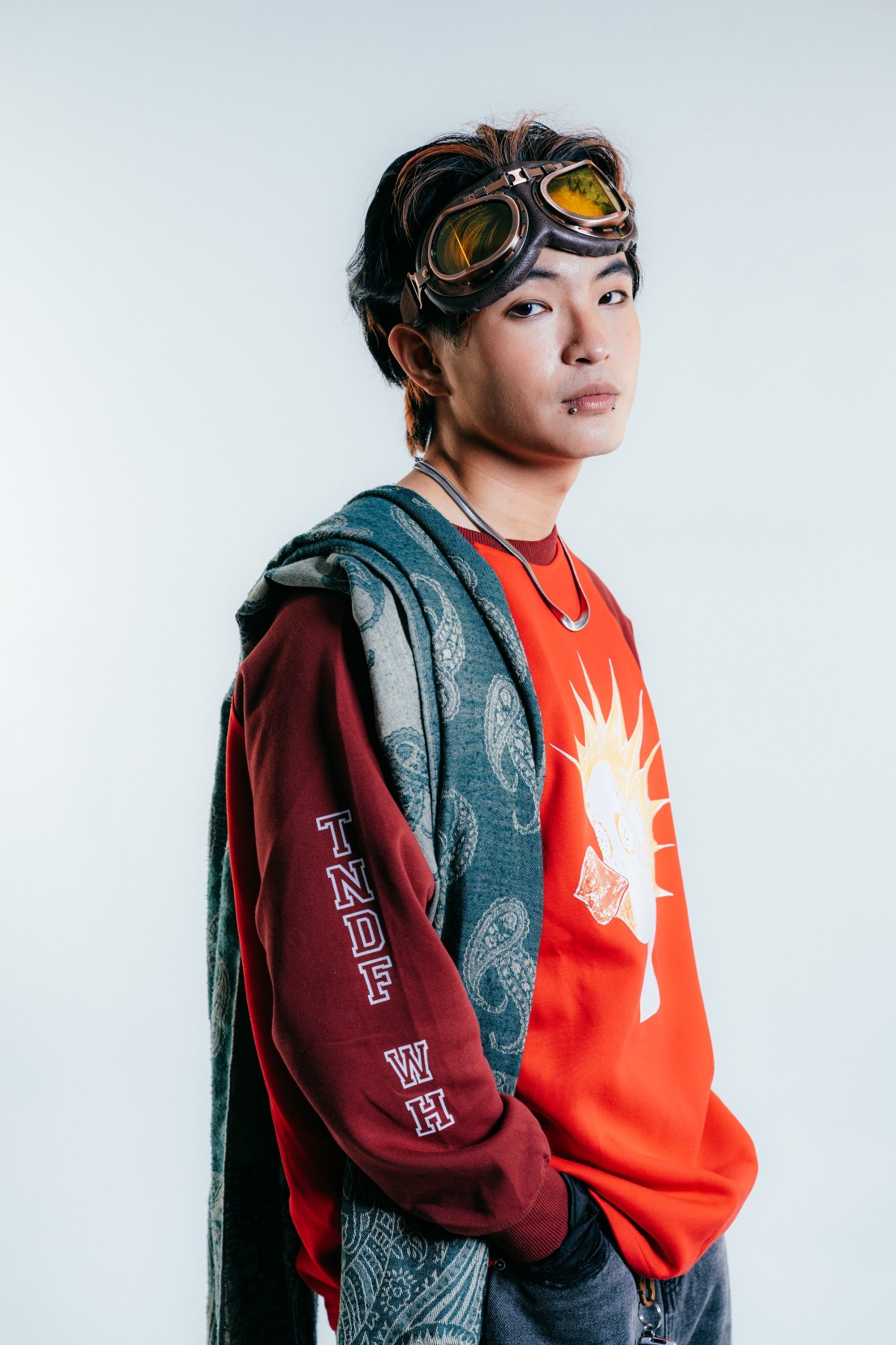 芒狗青 · 2025 官方形象照 — 棚拍 · shall · 1201 形象照0043.jpg