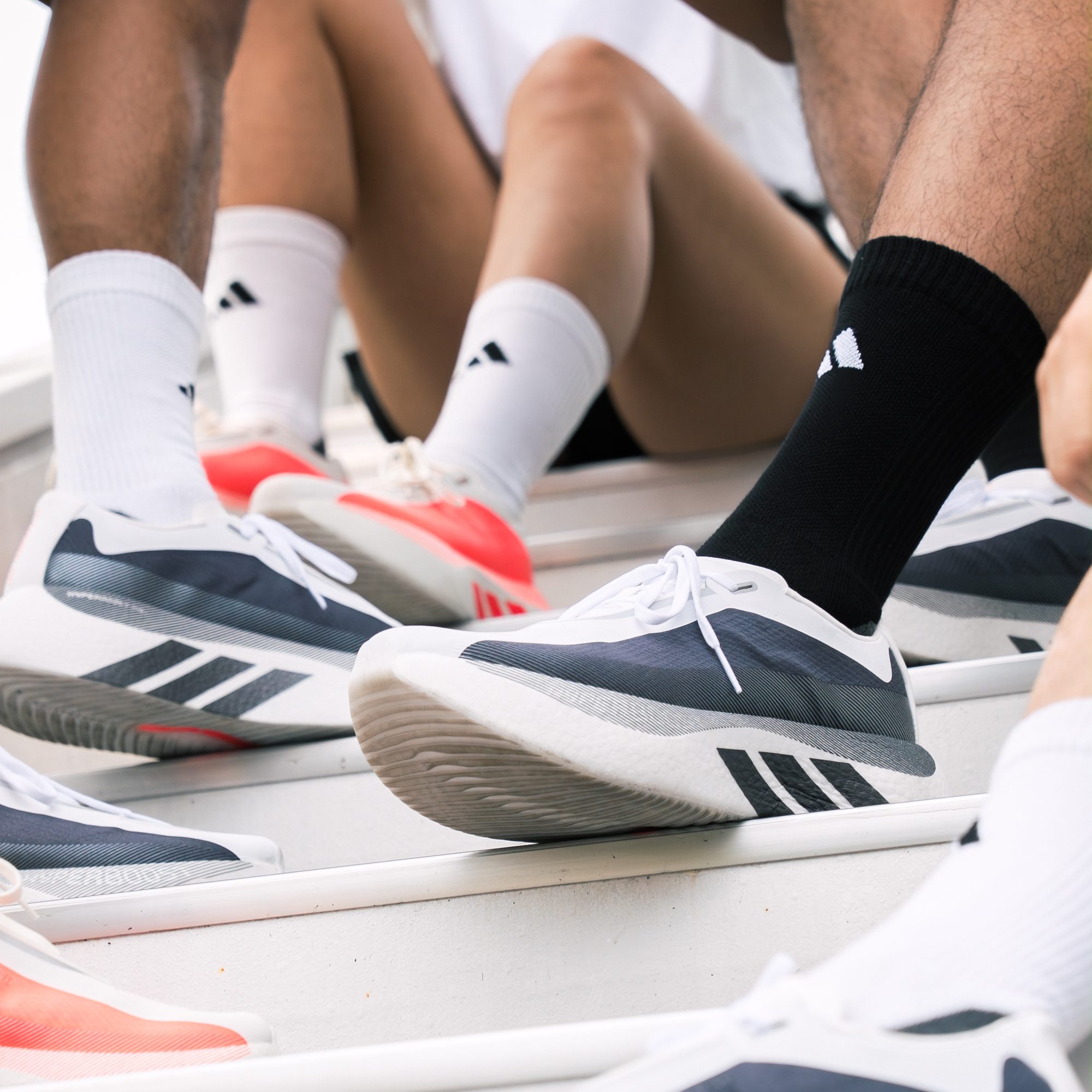 adidas HYPERBOOST 跑團 · 1547