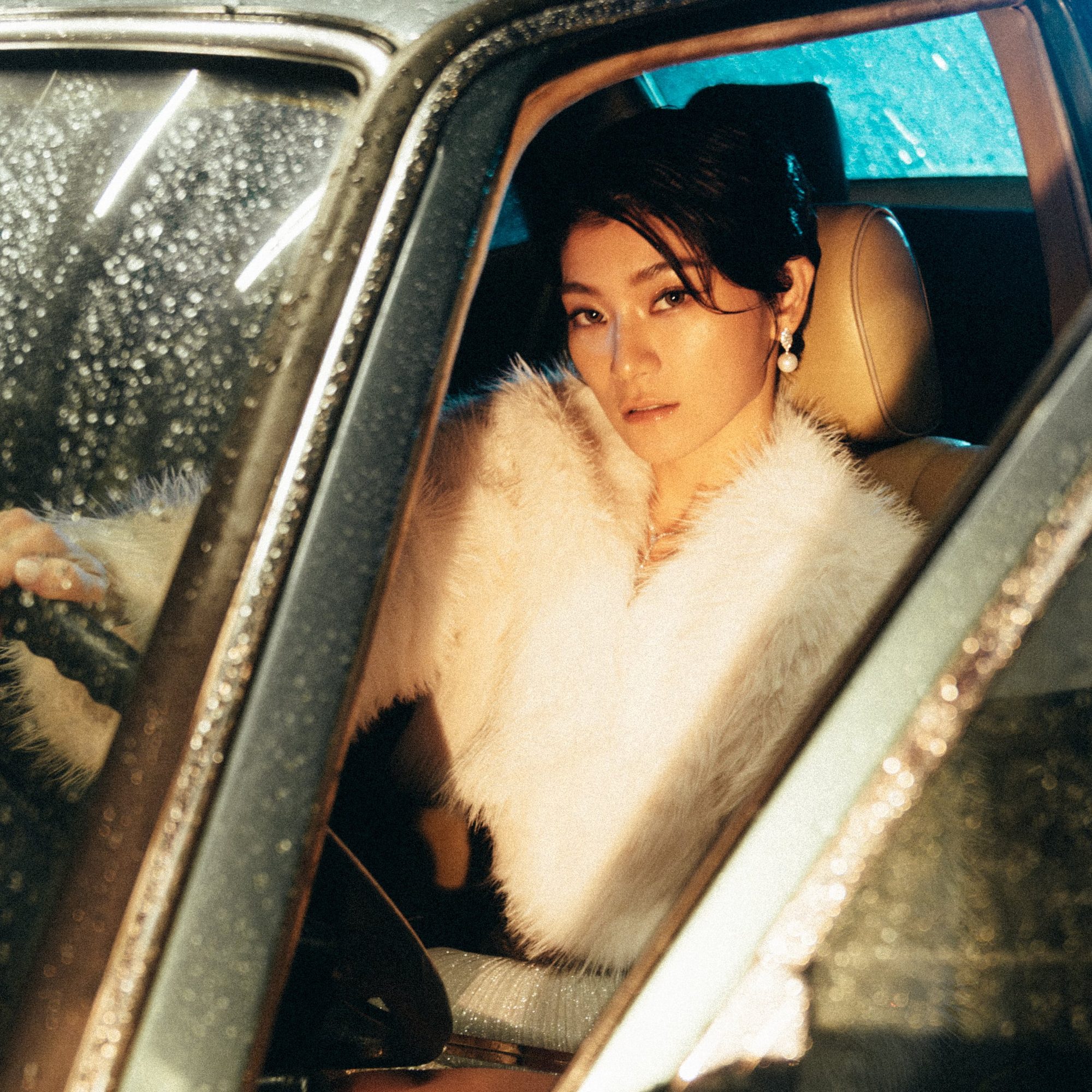 Keril 韋喆《Burn Me Down》MV 劇照 — 43