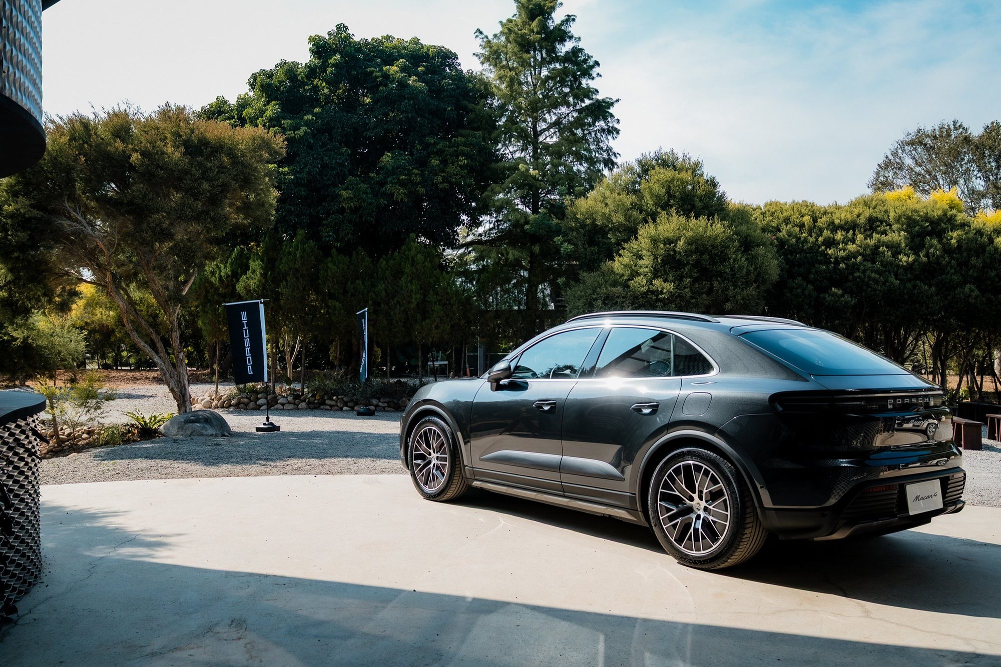 Porsche × StarSleep Studio · RESILIENCE — 19