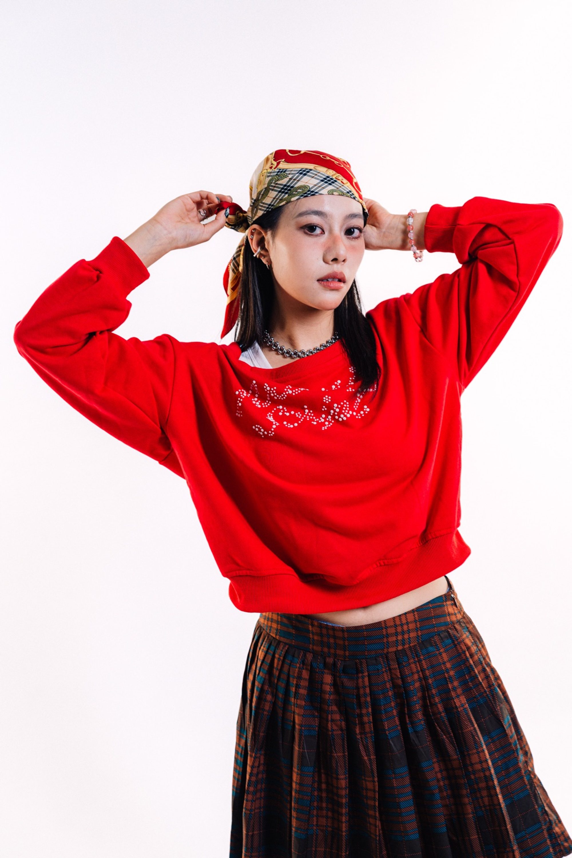 芒狗青 · 2025 官方形象照 — 棚拍 · 莘雅 · 1201 形象照0507.jpg