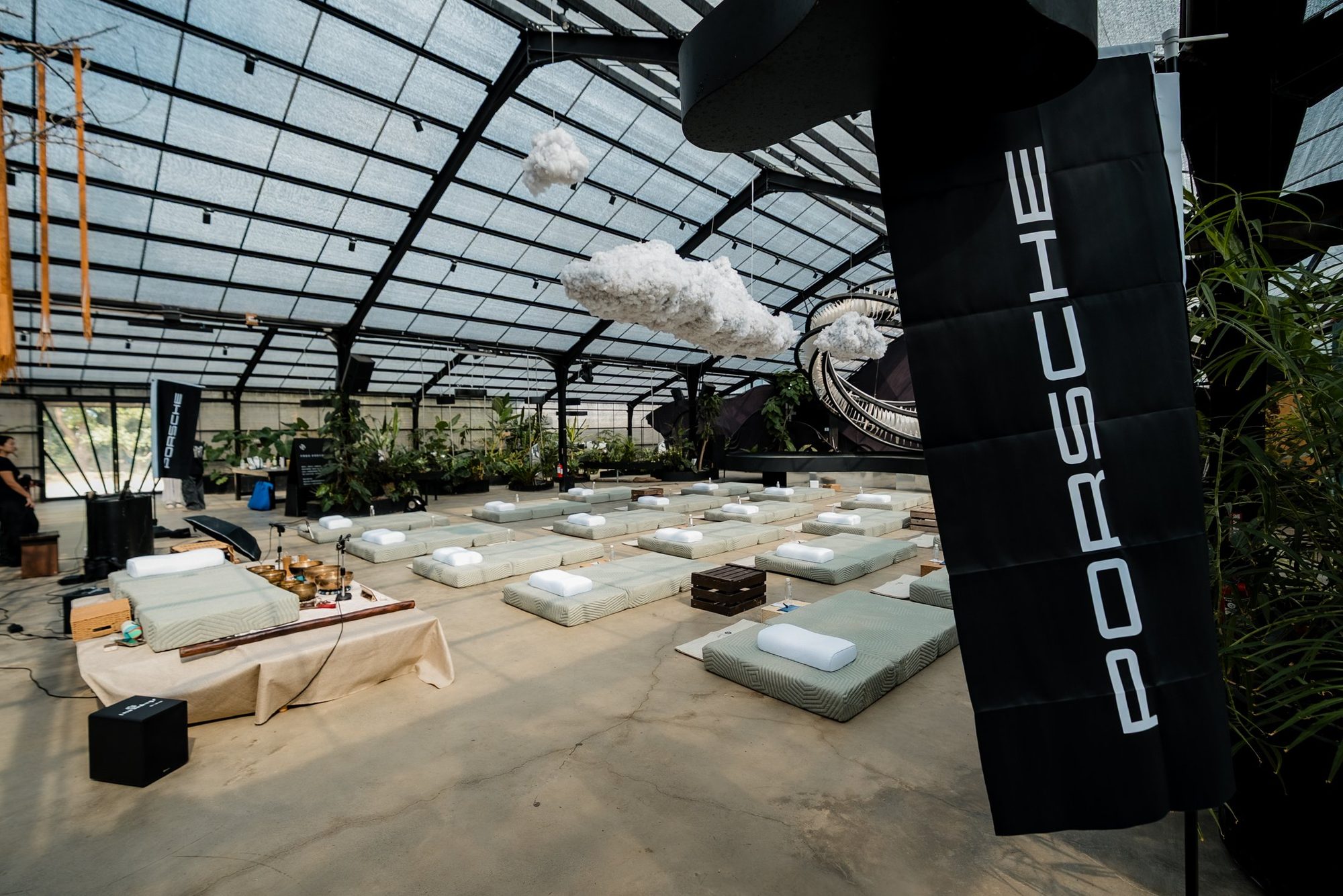 Porsche × StarSleep Studio · RESILIENCE — 15