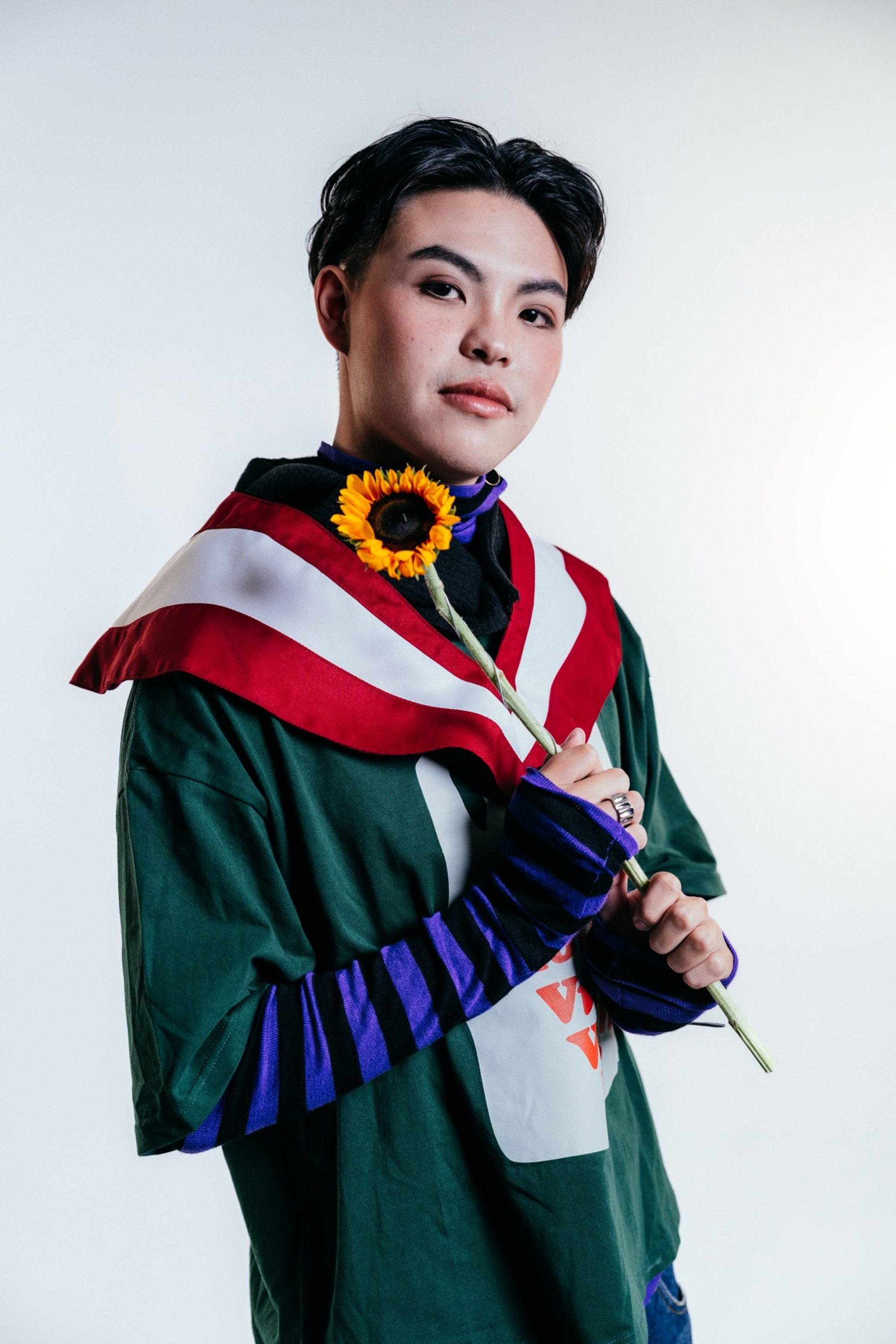 芒狗青 · 2025 官方形象照 — 棚拍 · 敏 · 1201 形象照0207.jpg