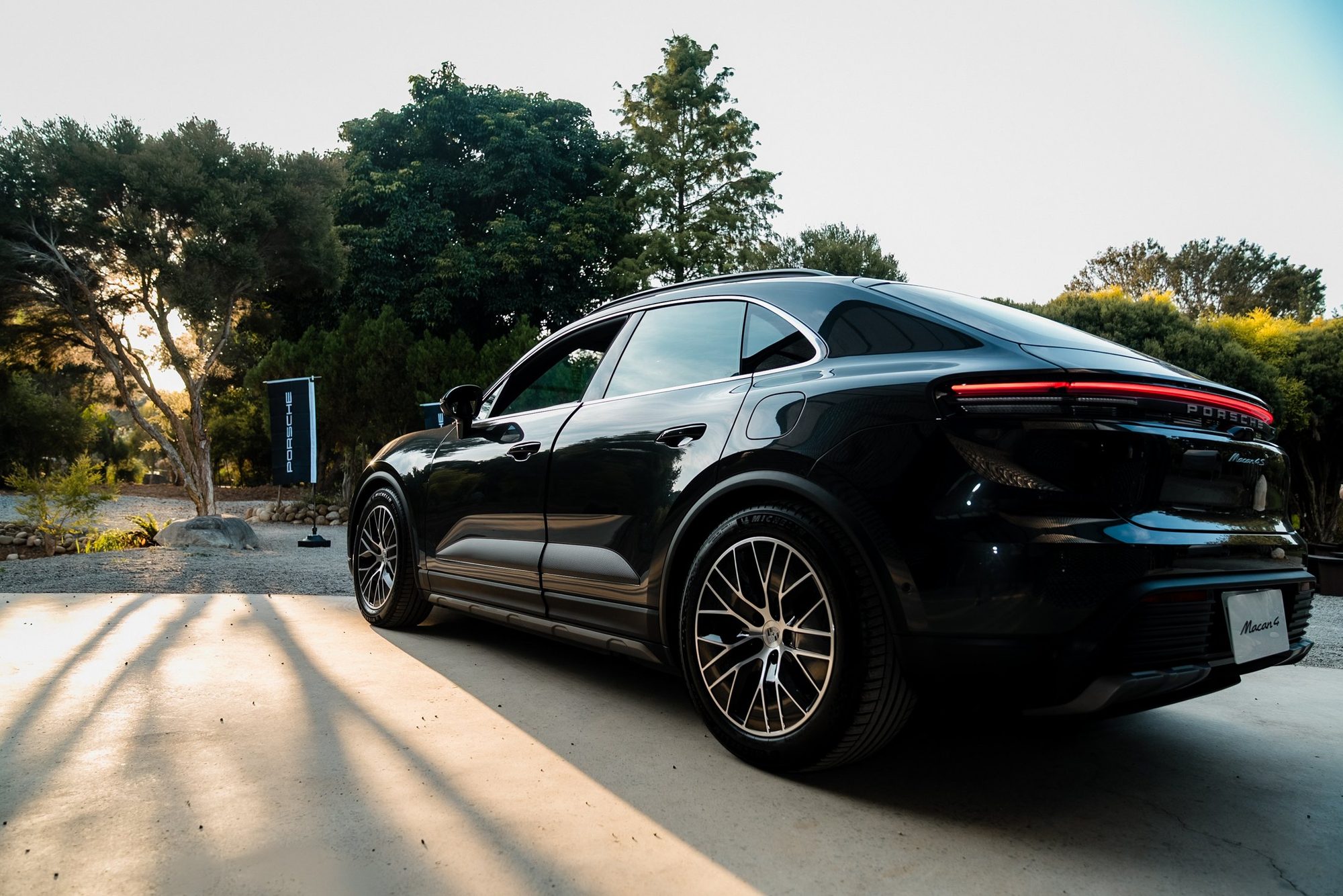 Porsche × StarSleep Studio · RESILIENCE — 102