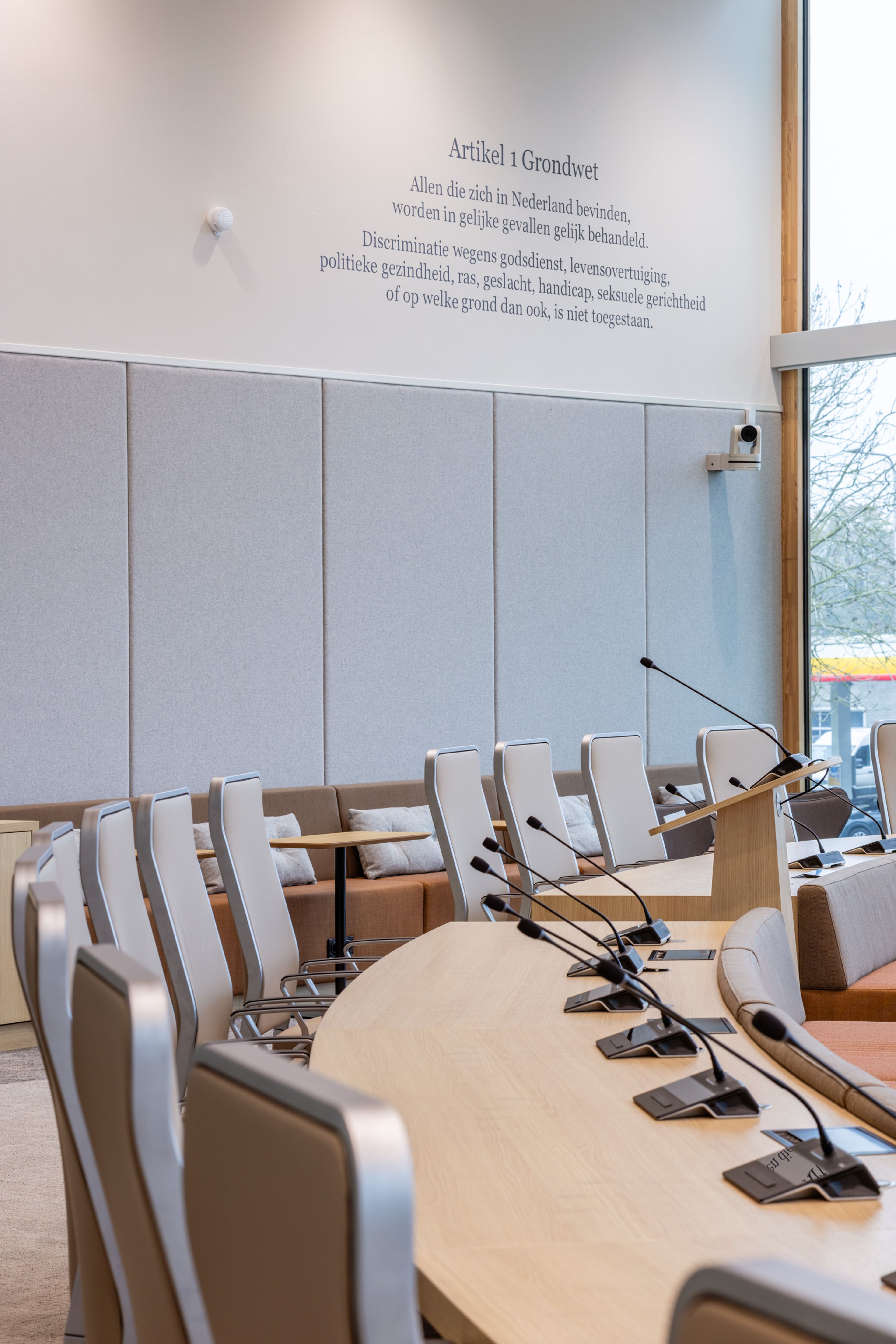 Raadzaal Gemeente Nijkerk Artikel 1 van de Grondwet