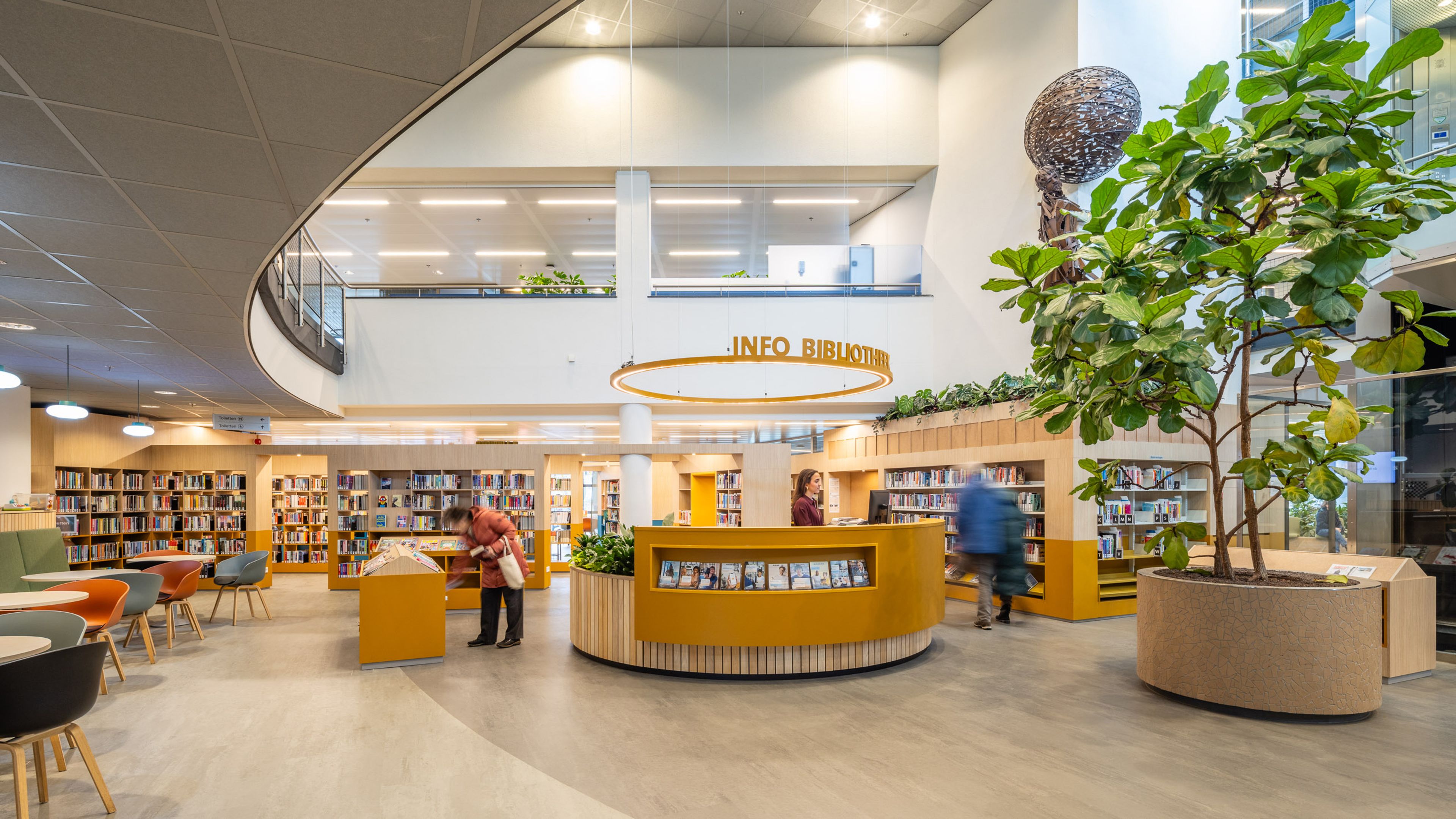 Infobalie bibliotheek gemeentehuis Moerdijk