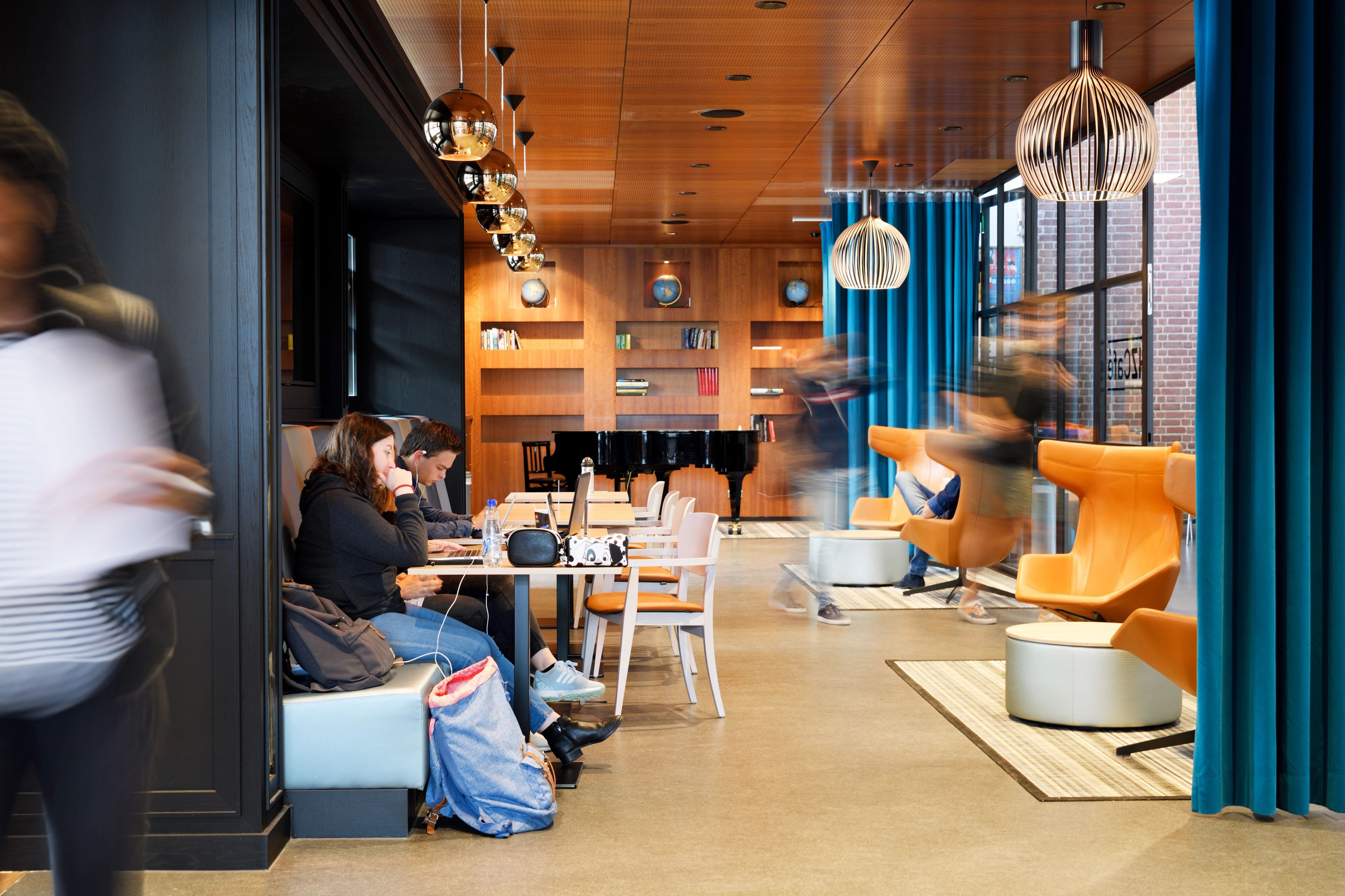 HZ Café lounge