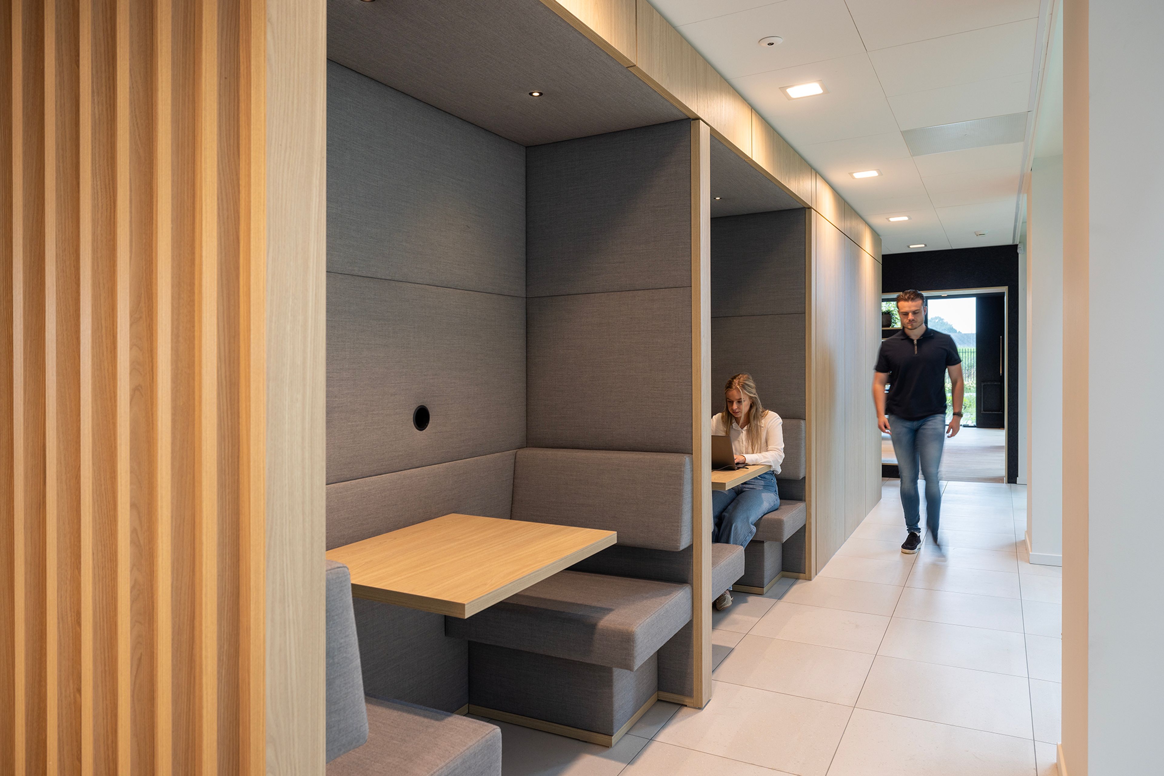 Overlegzitjes in bedraijfsrestaurant