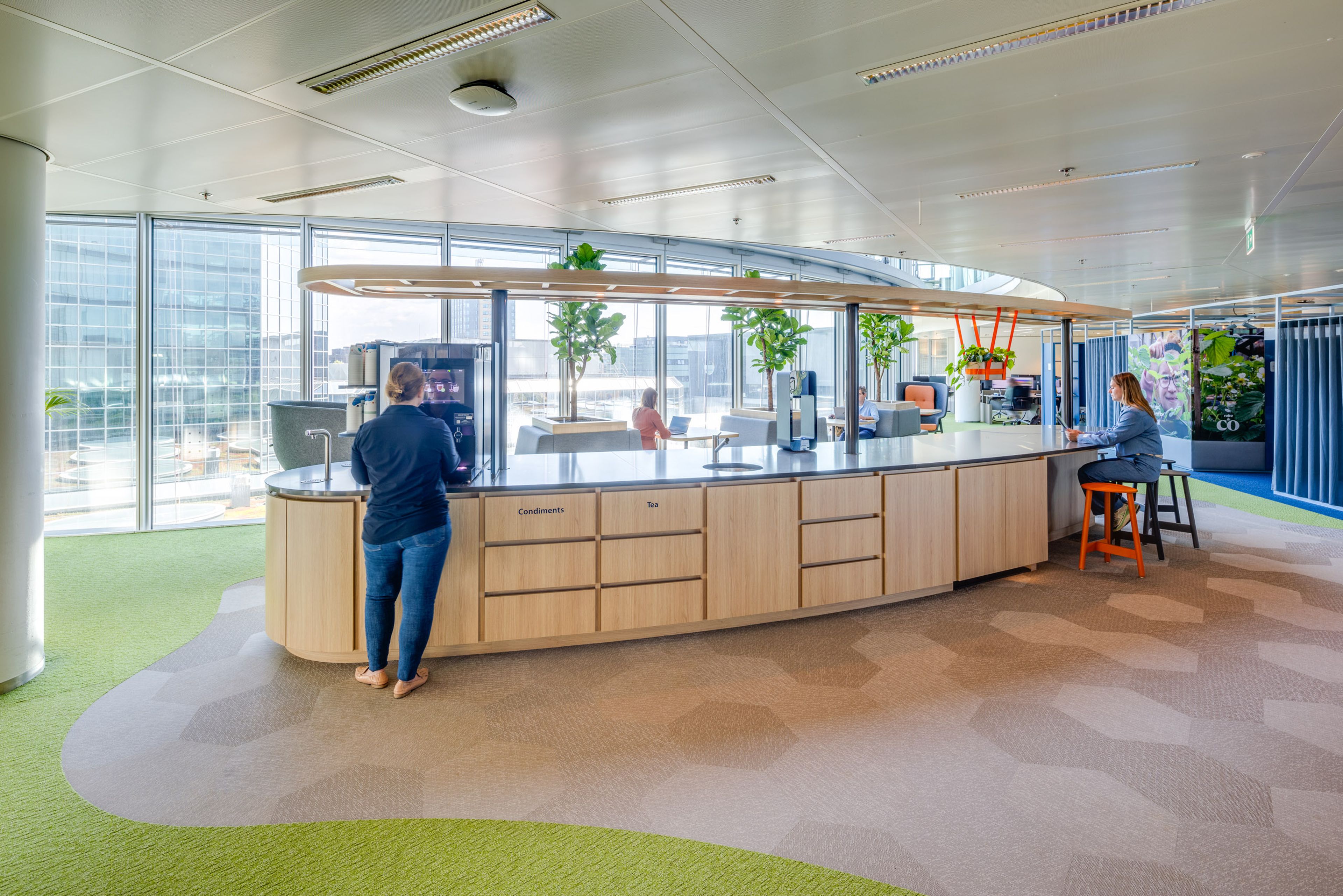 Teapoint op iedere verdieping