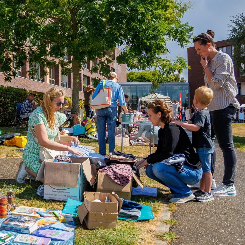 Braderie Oranjehof Community Care