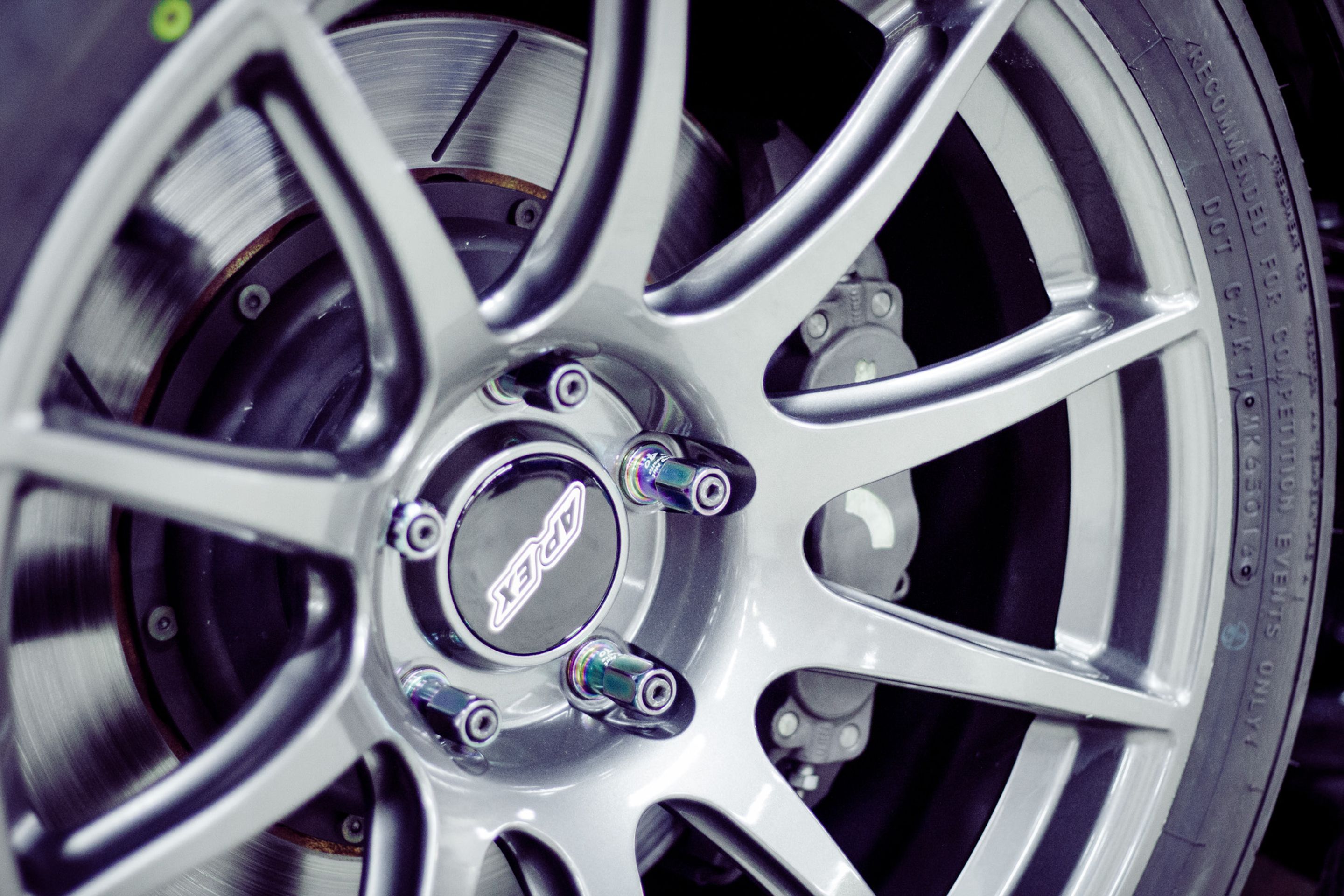 Multicolor BMW E46 M3 with 18" SM-10 Apex wheels in Anthracite