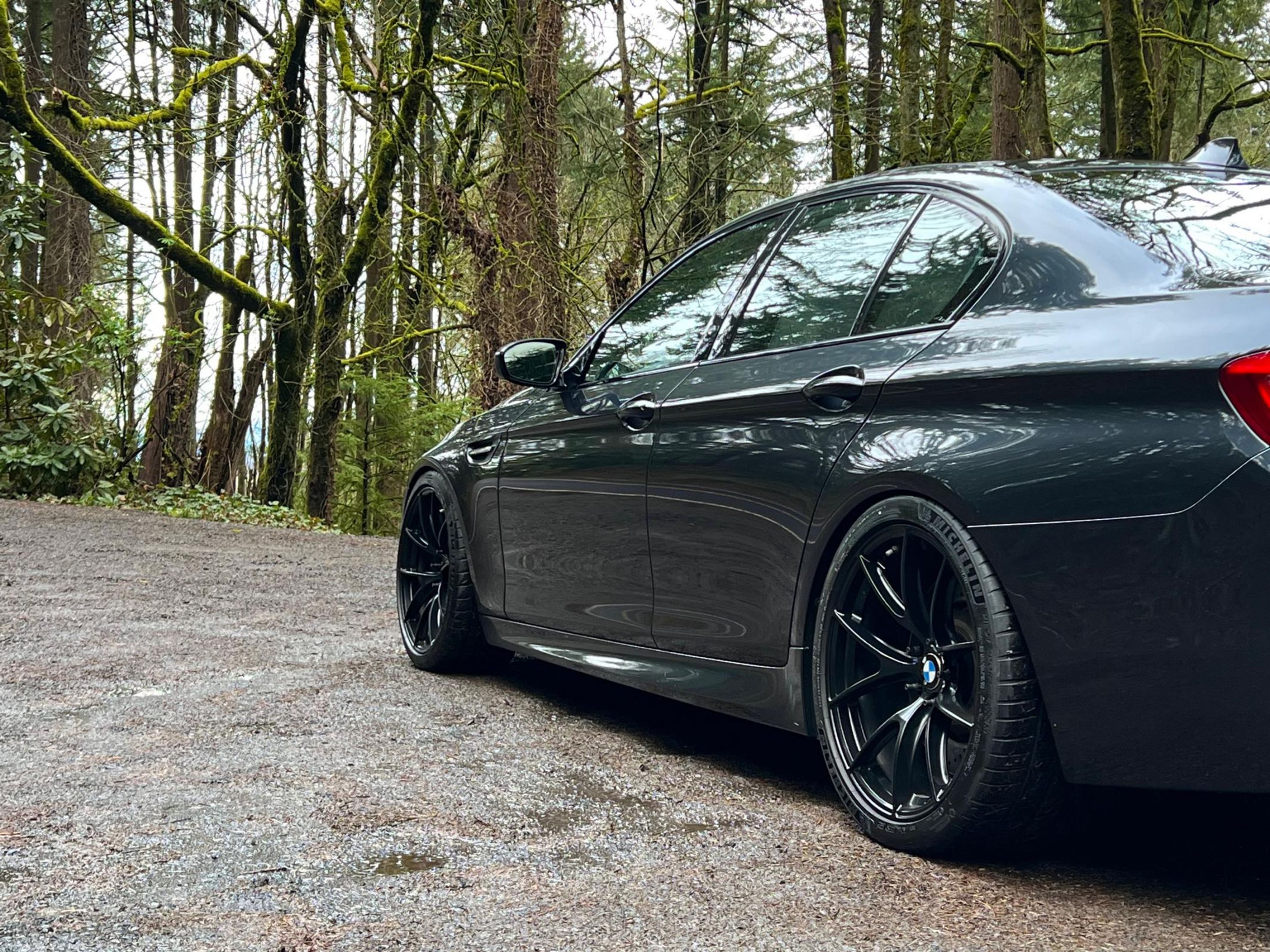 Black BMW F10 M5 with 20" VS-5RS Apex wheels in Satin Black