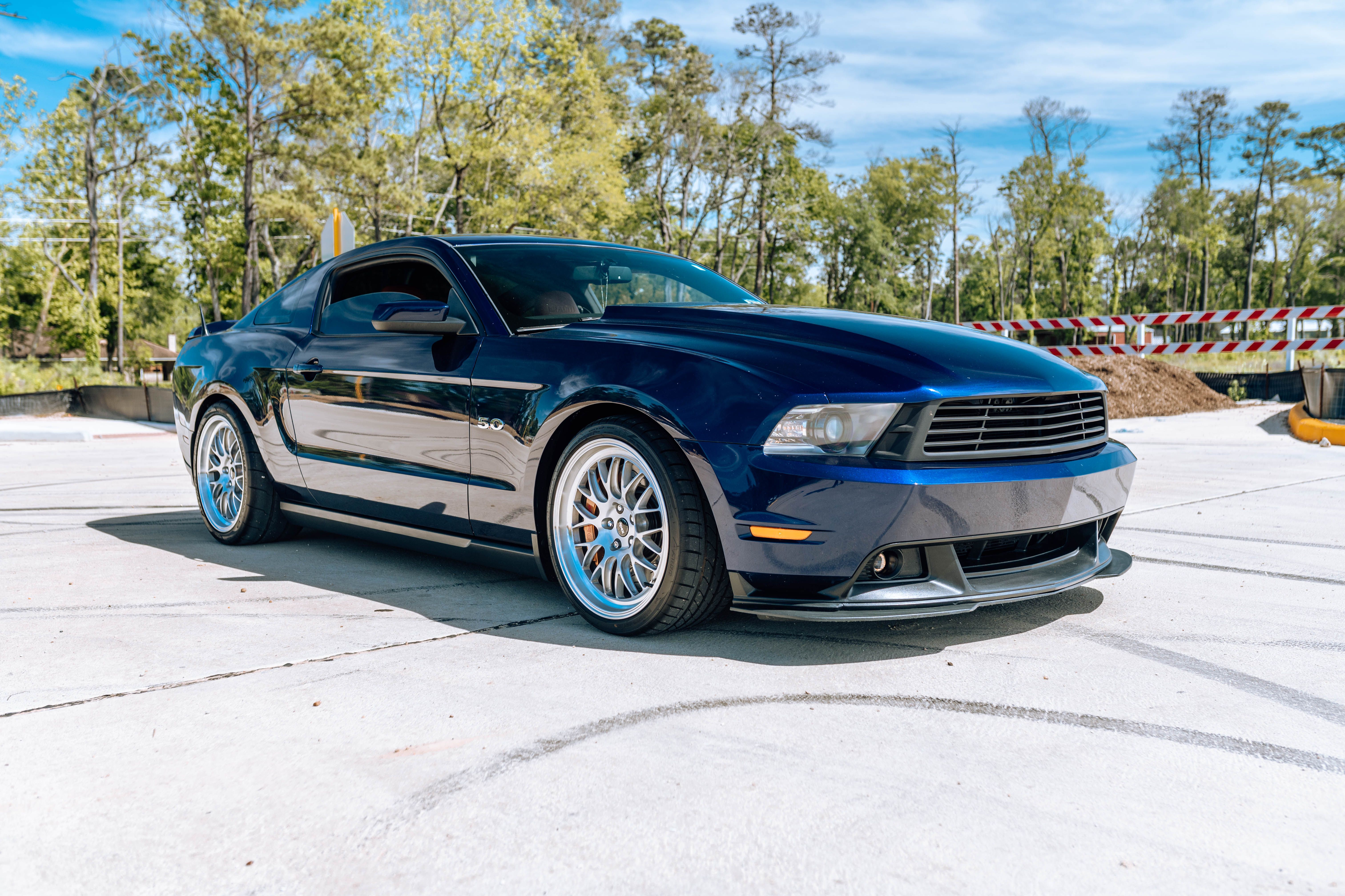 Blue Ford Mustang - ML-10RT in Machined Lip Brushed Clear