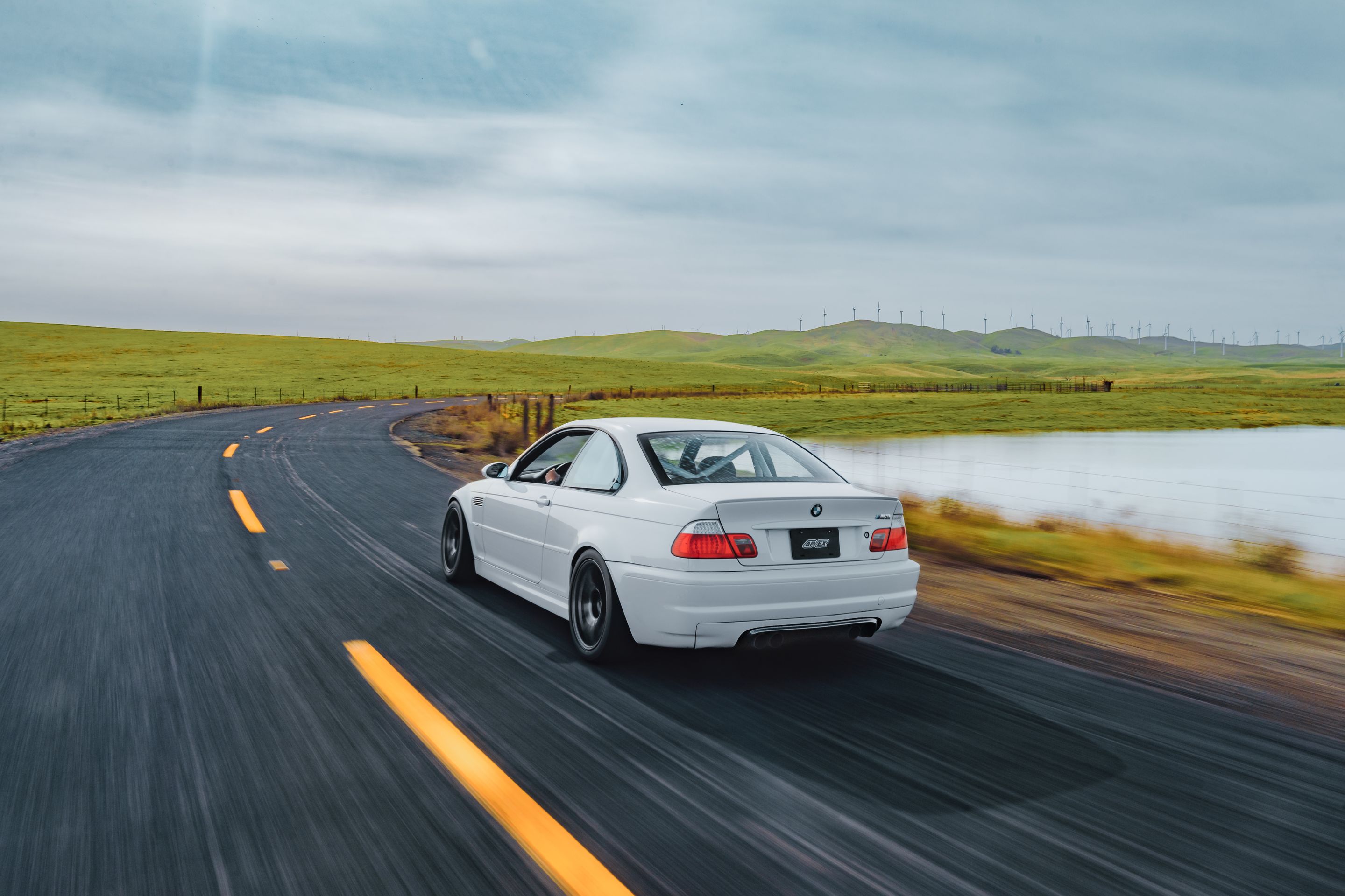 White BMW E46 M3 with 18" EC-7RS Apex wheels in Anthracite