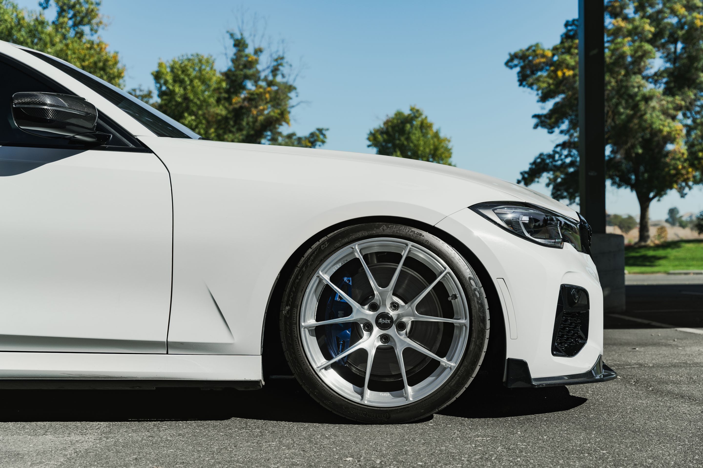 White BMW G20 Sedan 3 Series with 19" VS-5RS Apex wheels in Brushed Clear