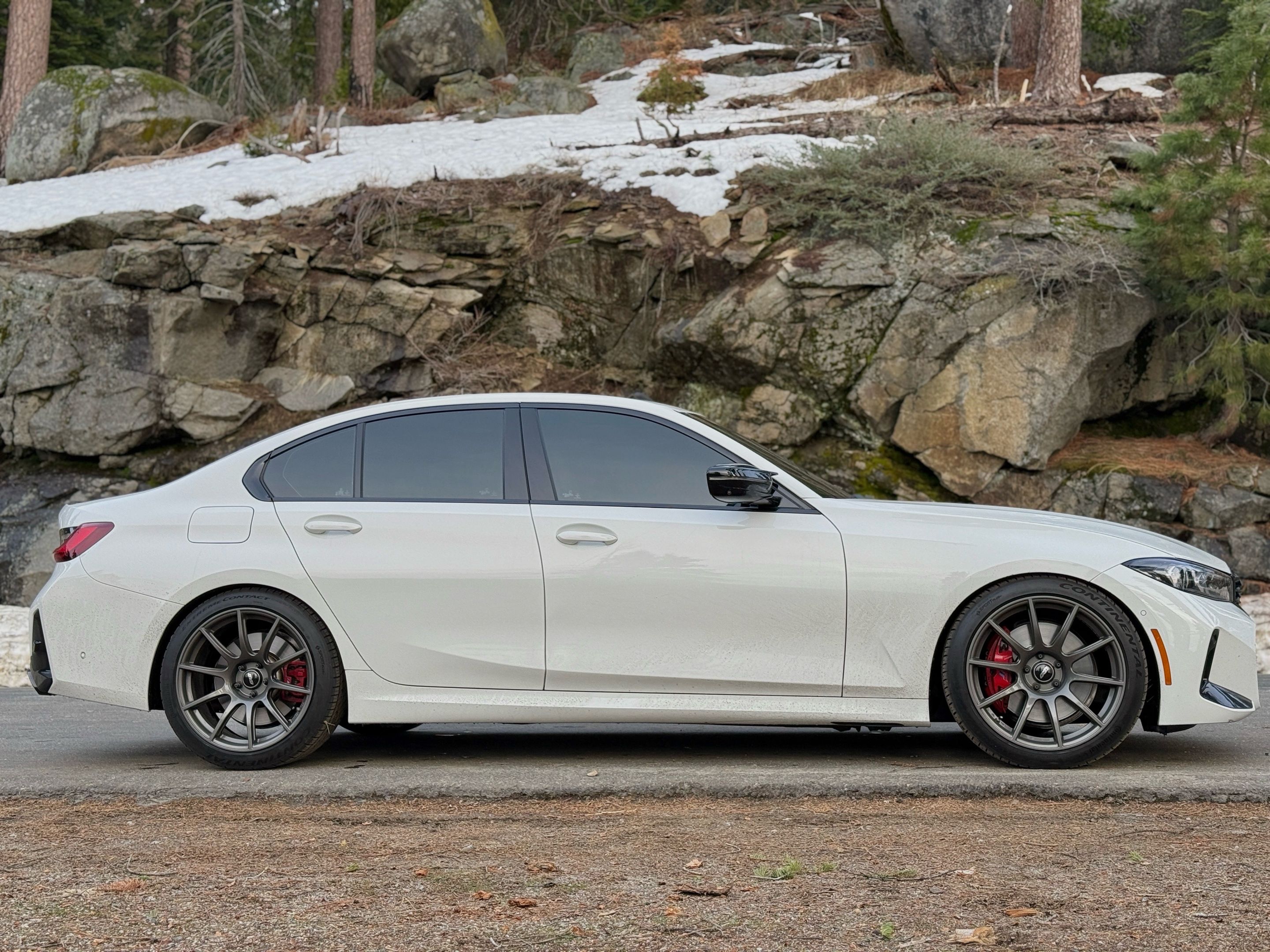 White BMW G20 Sedan 3 Series with 19" SM-10 Apex wheels in Anthracite