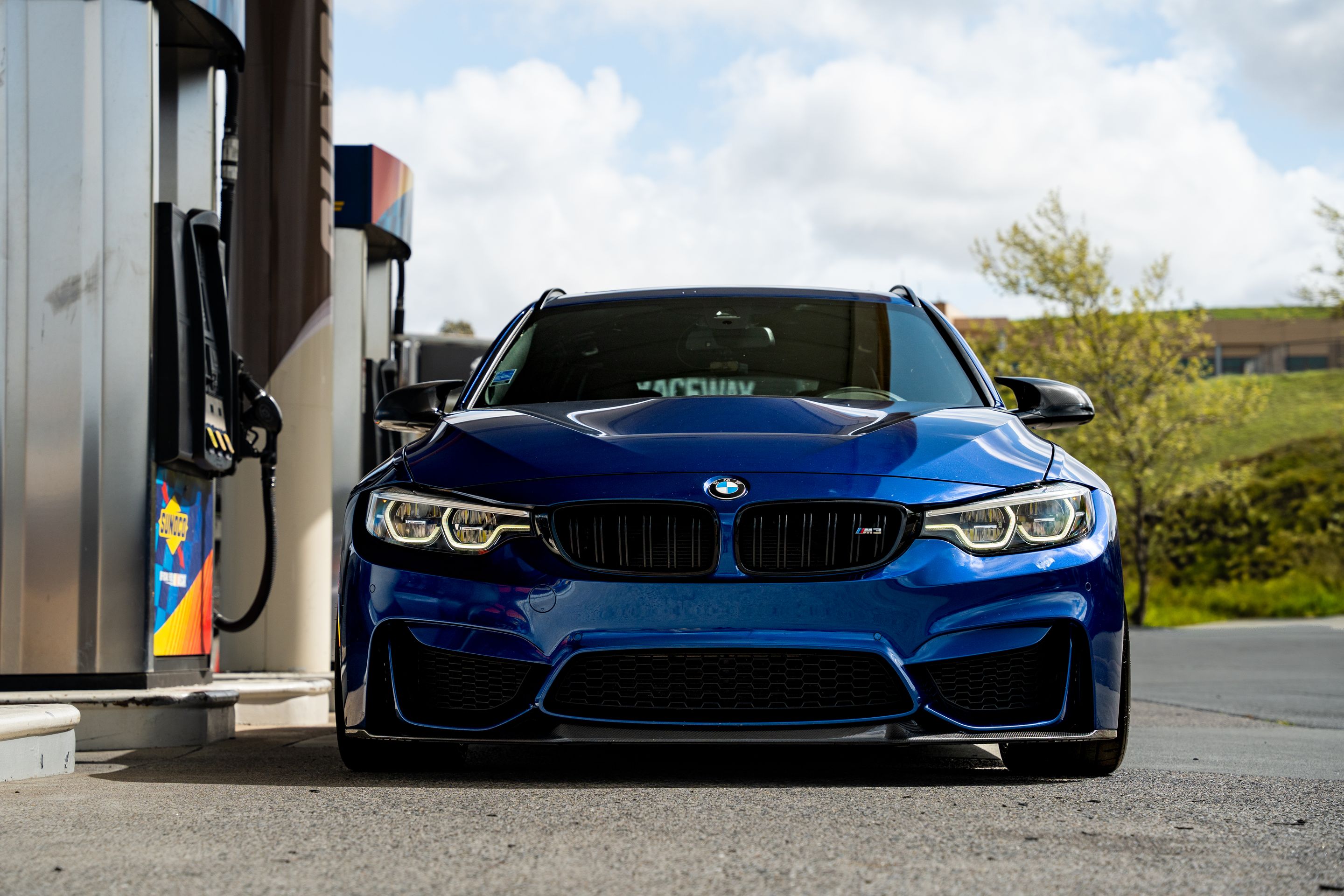 Blue BMW F80 M3 with 18" ML-10RT Apex wheels in Machined Lip Gloss Motorsport Gold