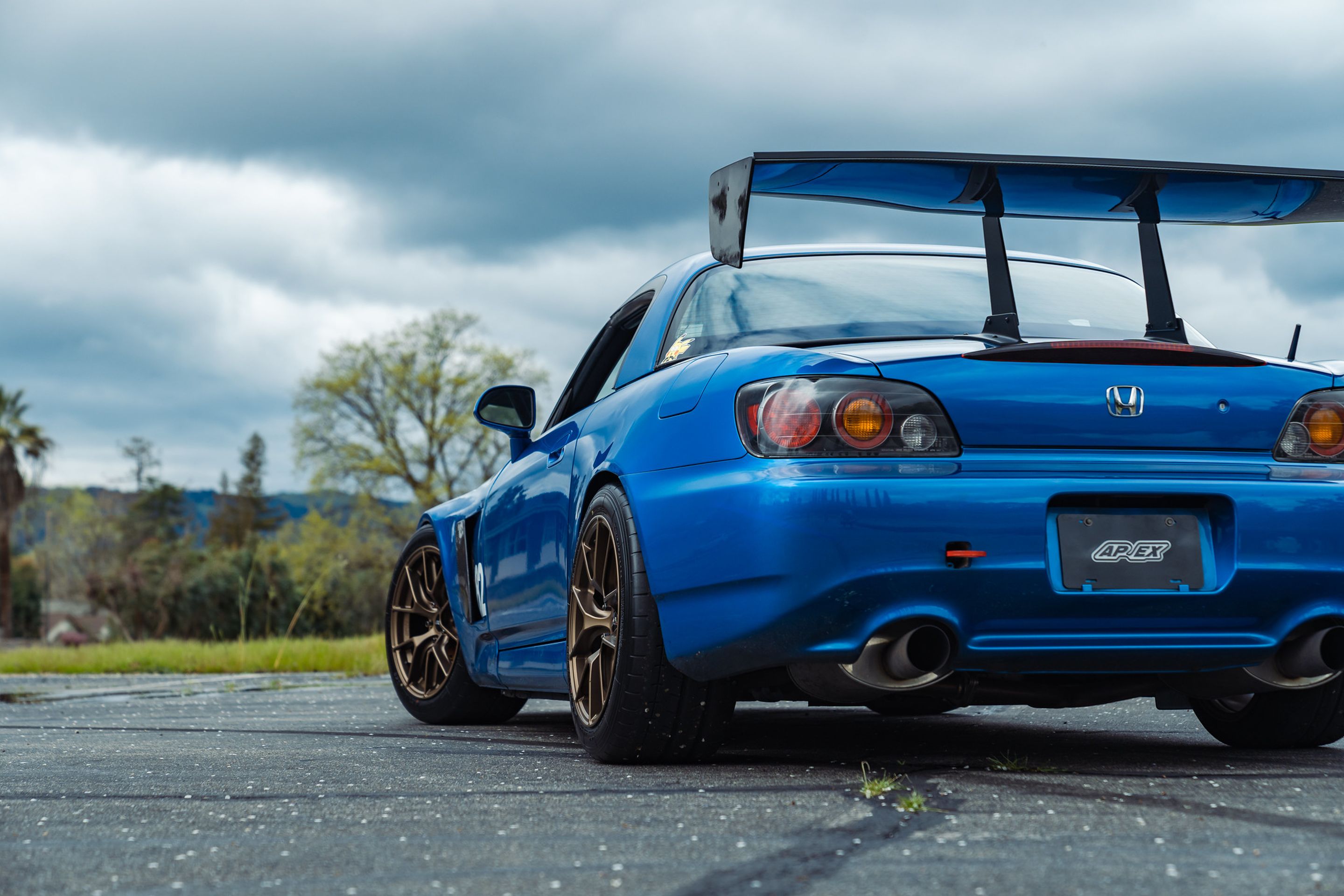 Blue Honda S2000 with 17" VS-5RS Apex wheels in Satin Bronze