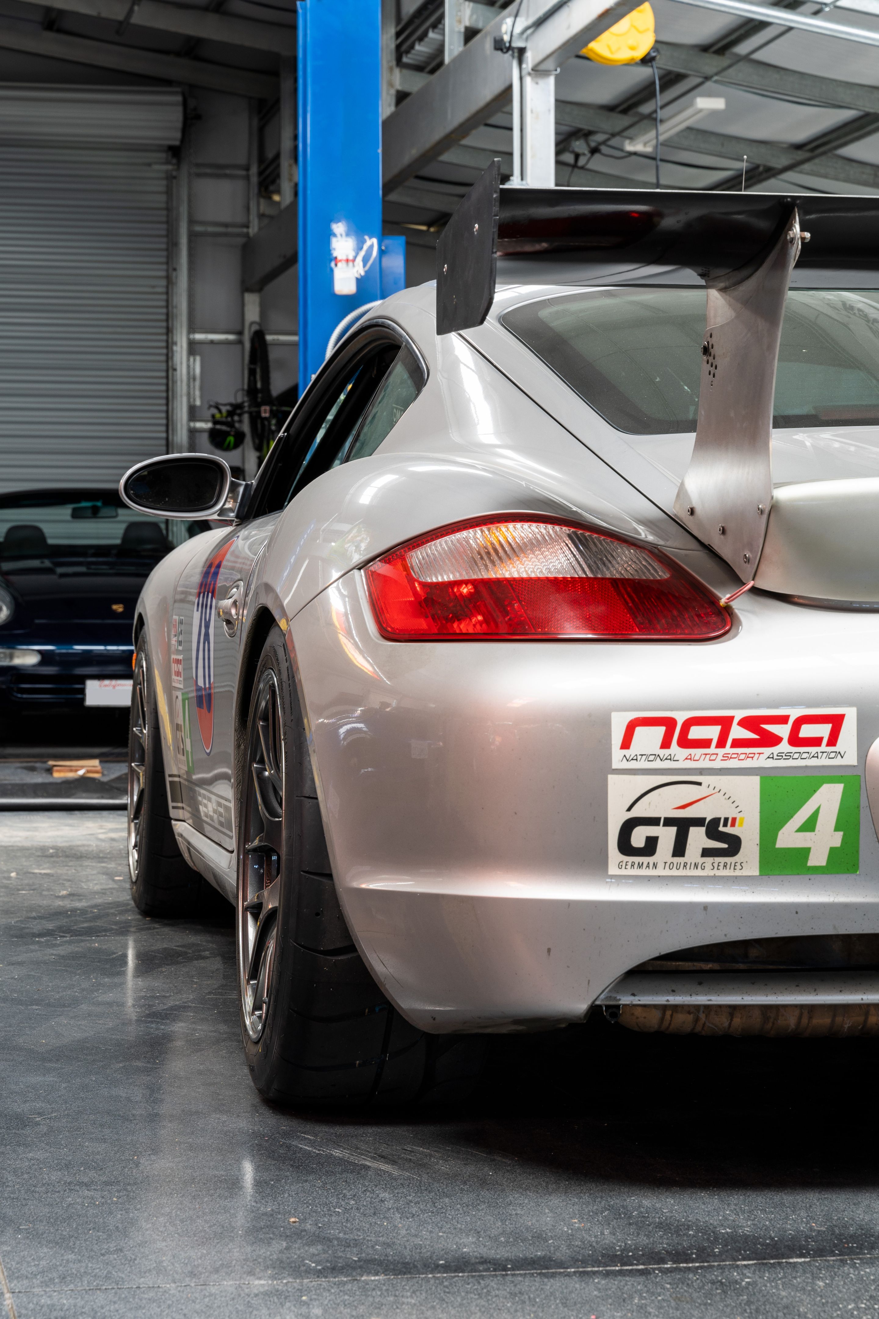 Grey Porsche 987 Cayman S with 18" EC-7R Apex wheels in Anthracite