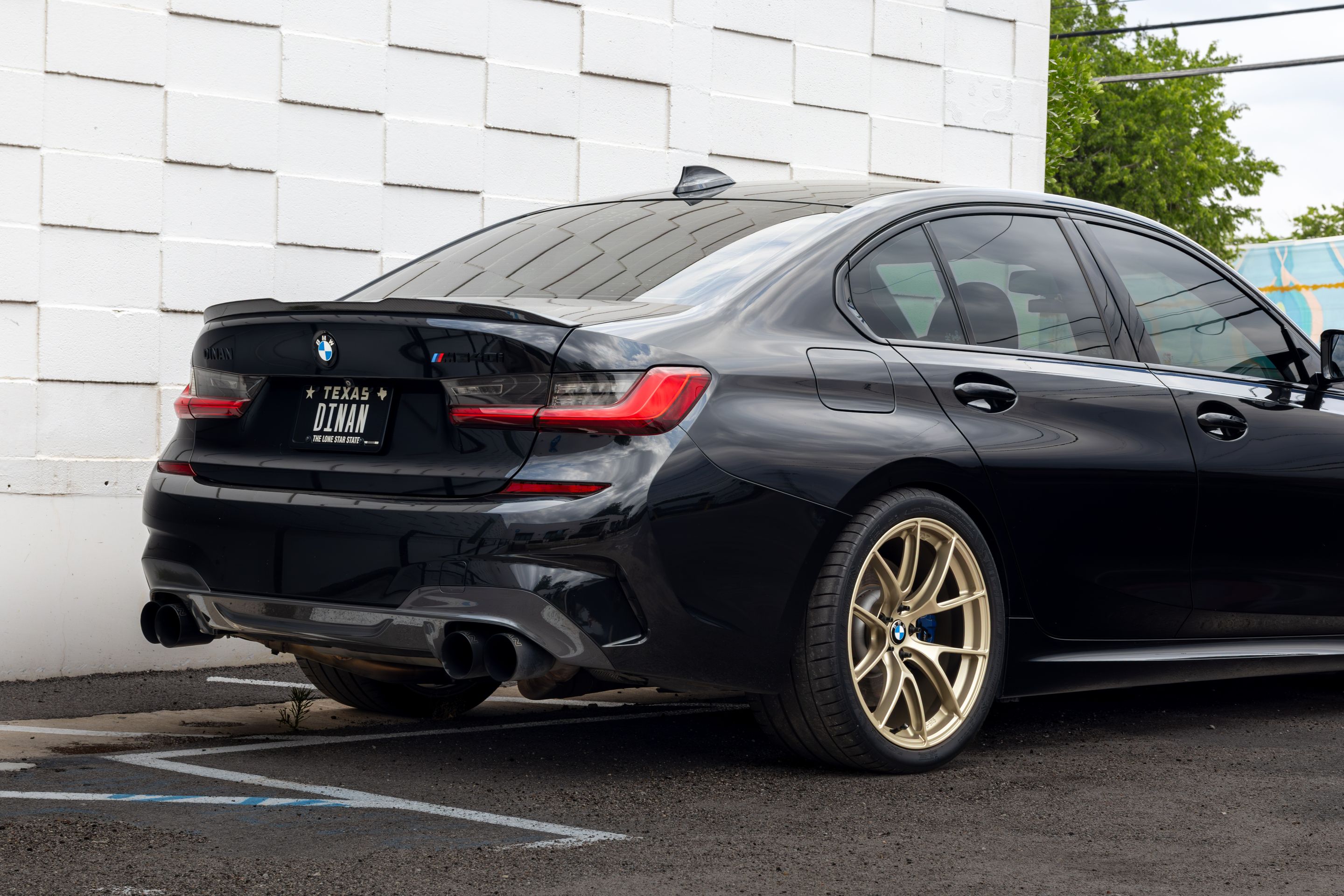 Black BMW G20 Sedan 3 Series with 19" VS-5RS Apex wheels in Motorsport Gold