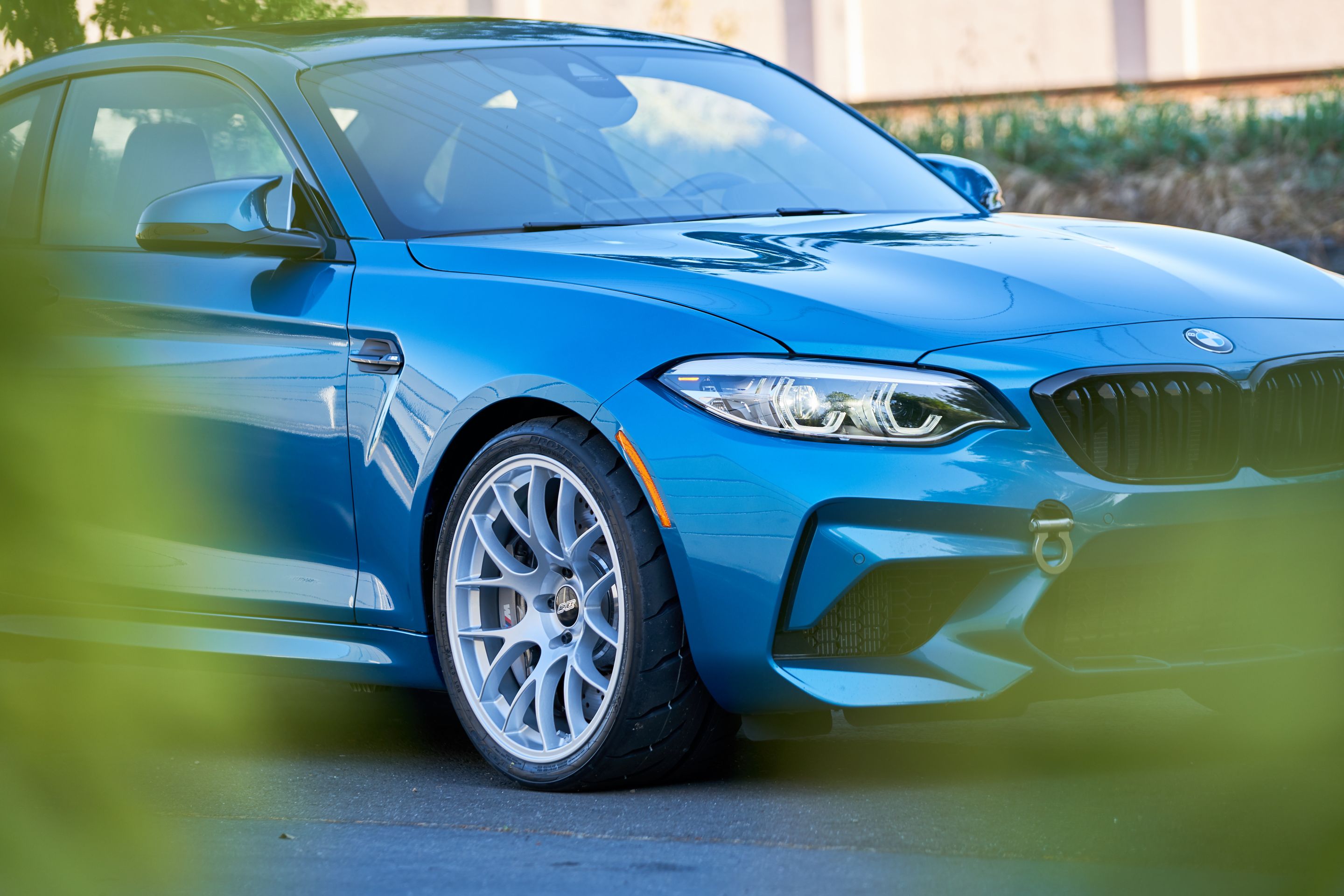 Blue BMW F87 M2 with 19" EC-7 Apex wheels in Race Silver