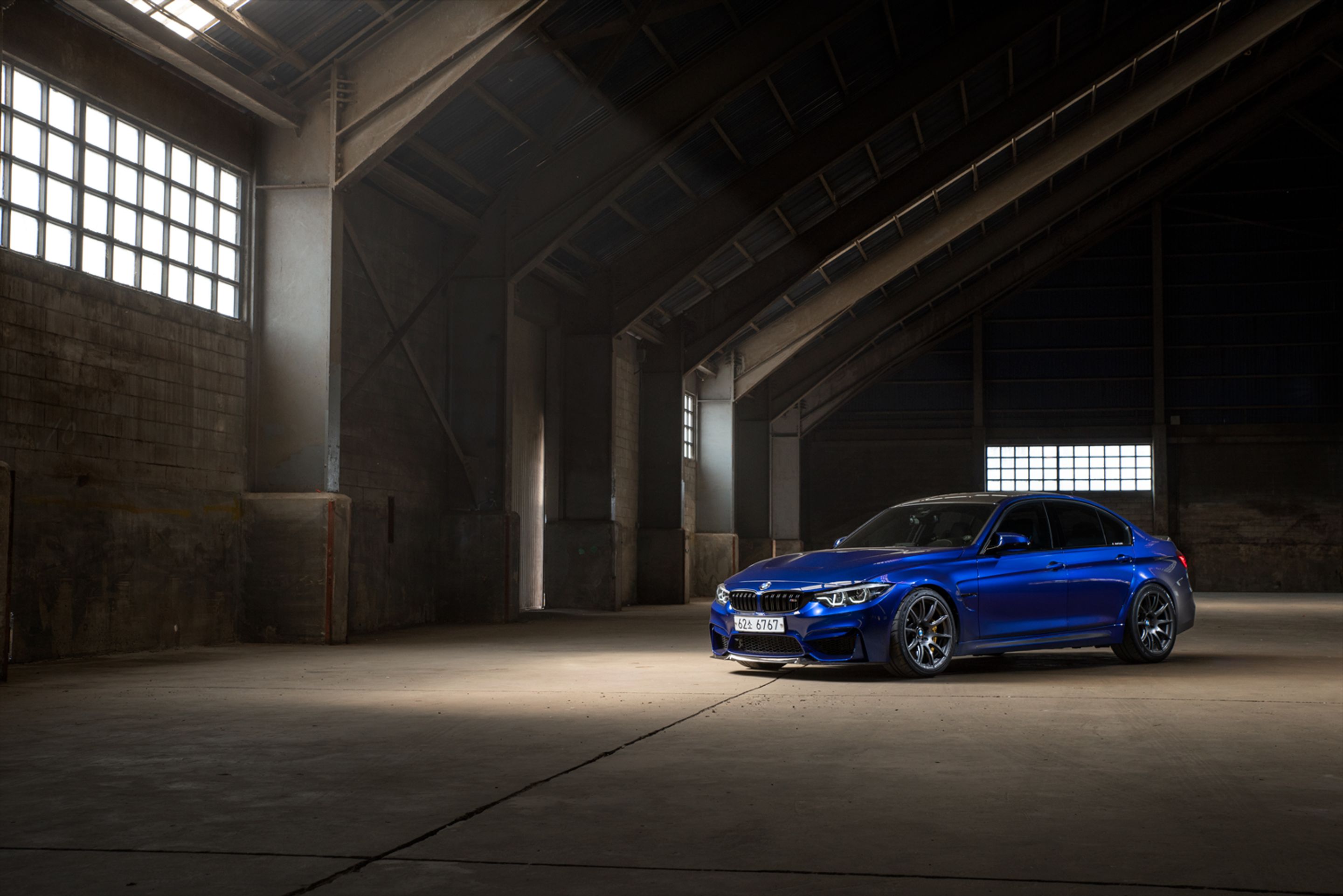 Blue BMW F80 M3 with 19" SM-10 Apex wheels in Anthracite