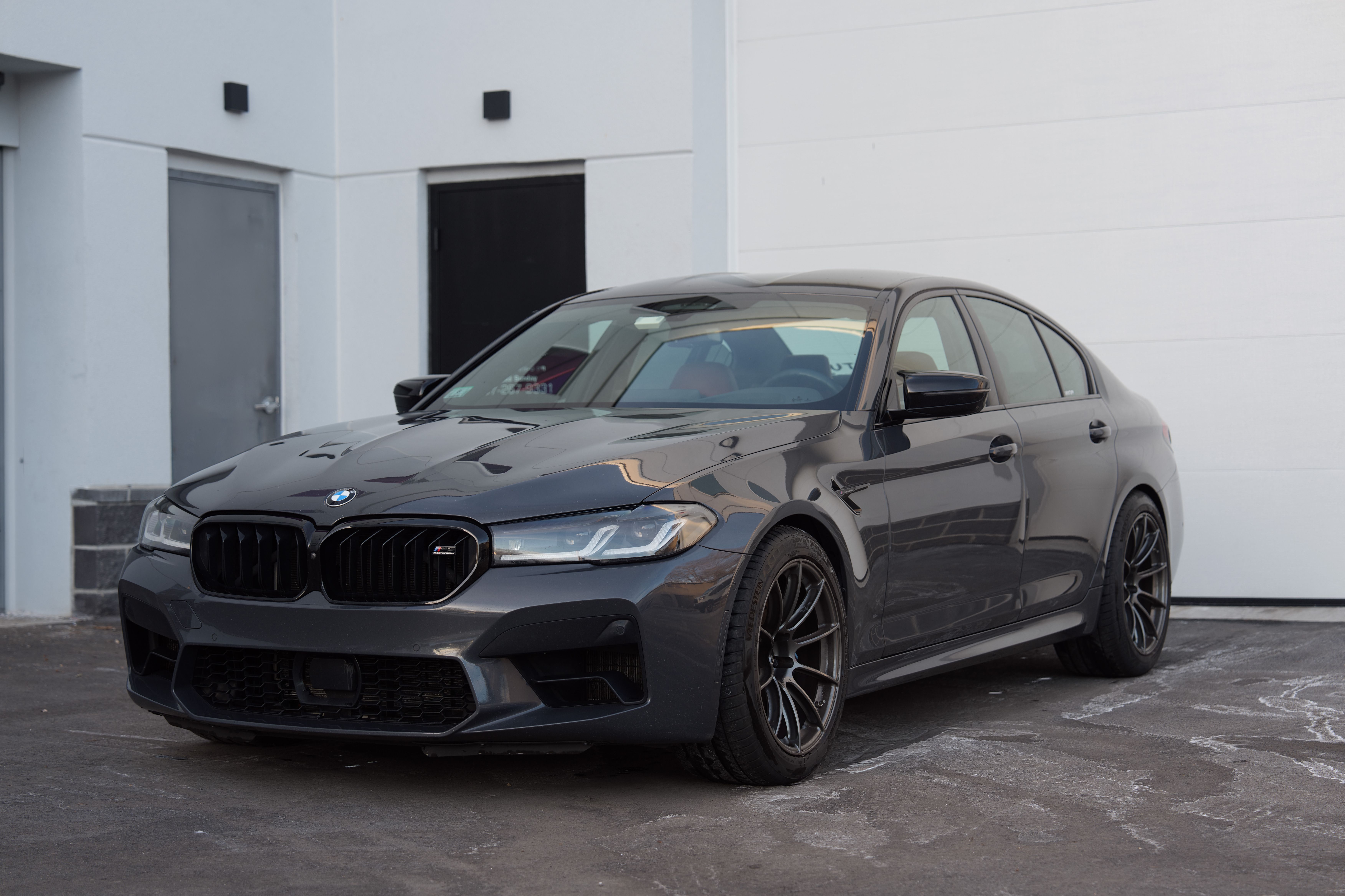 Grey BMW M5 - SM-10RS in Anthracite