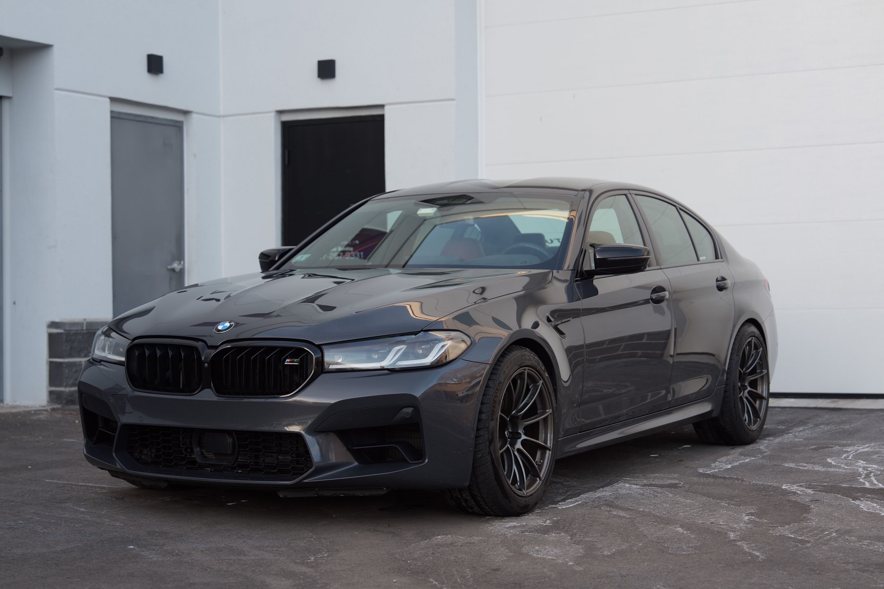 Grey BMW F90 M5 with 19" SM-10RS Apex wheels in Anthracite