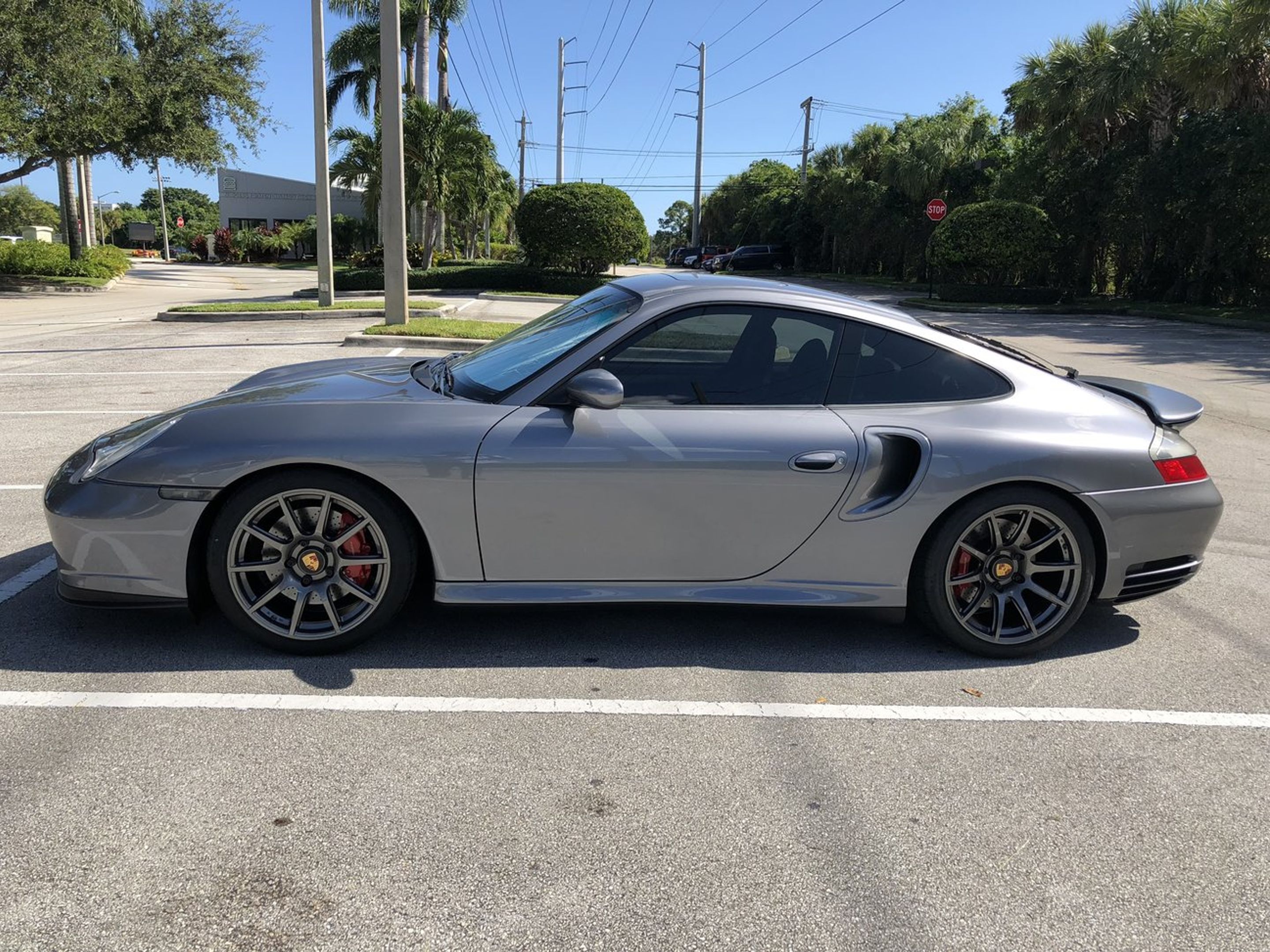 Grey Porsche 911 996 Turbo with 18" SM-10 Apex wheels in Anthracite