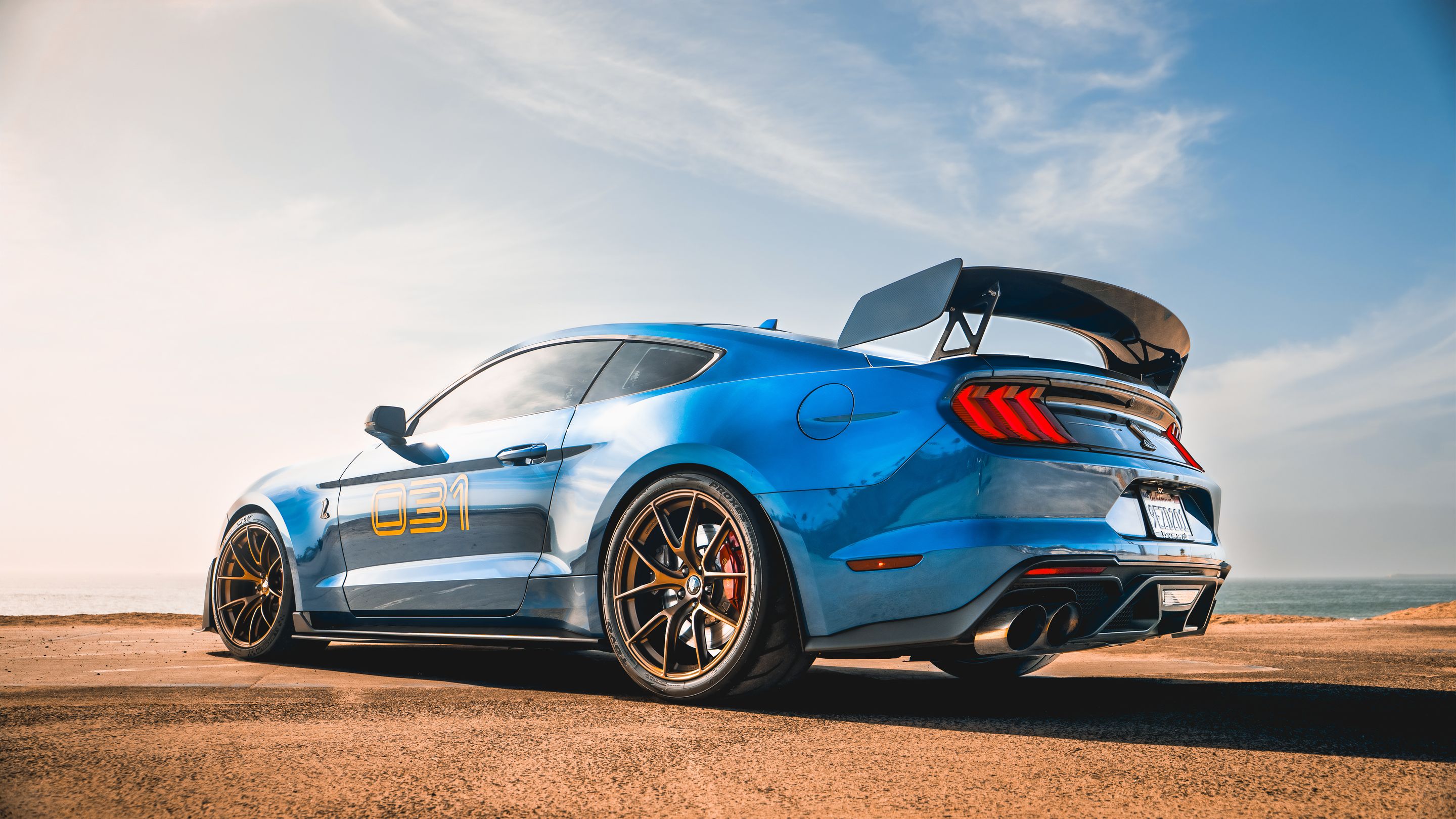 Blue Ford S550 Mustang GT500 with 20" VS-5RS Apex wheels in Satin Bronze