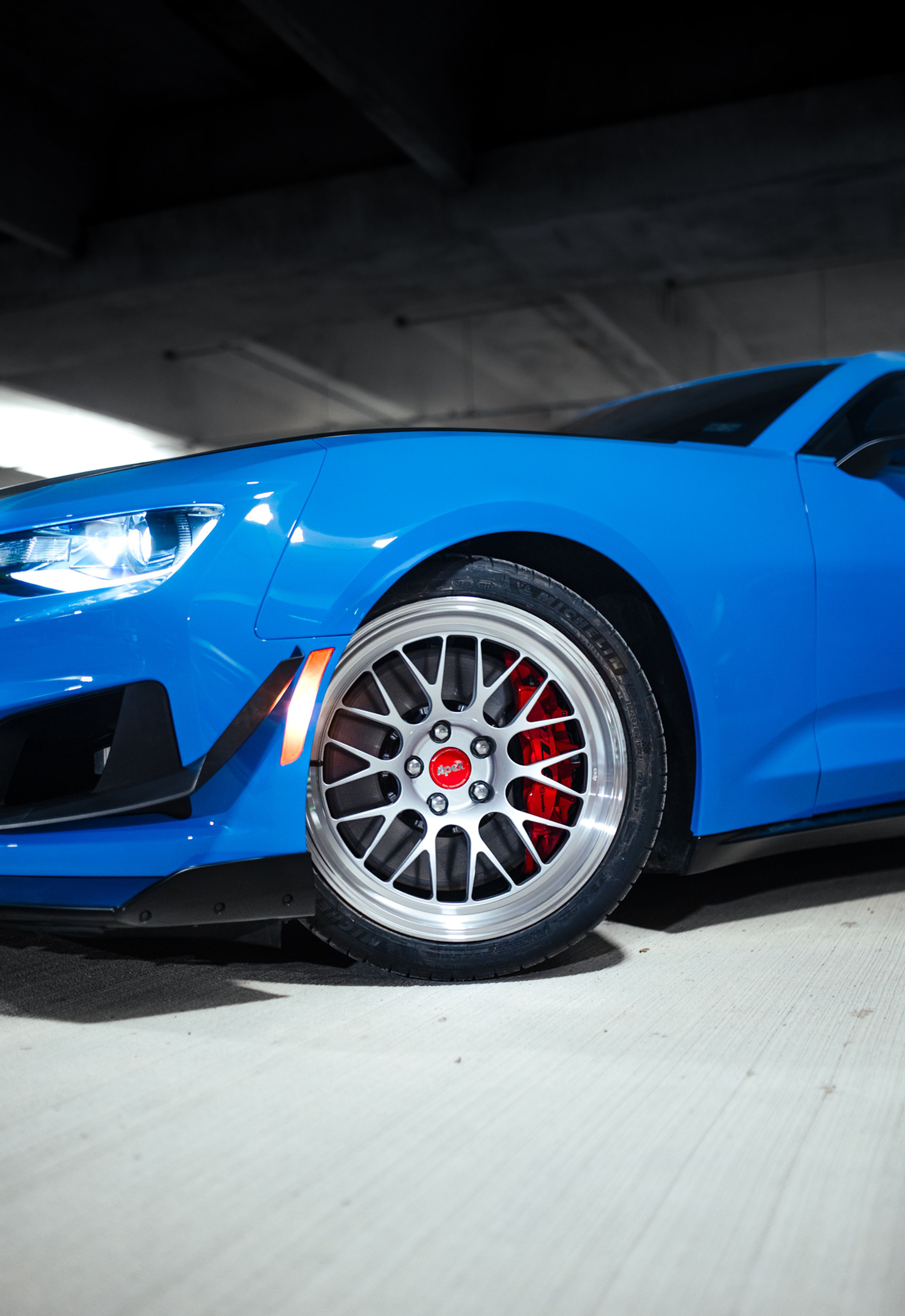 Blue Chevrolet 6th Gen Camaro ZL1 1LE with 19" ML-10RT Apex wheels in Machined Lip Race Silver