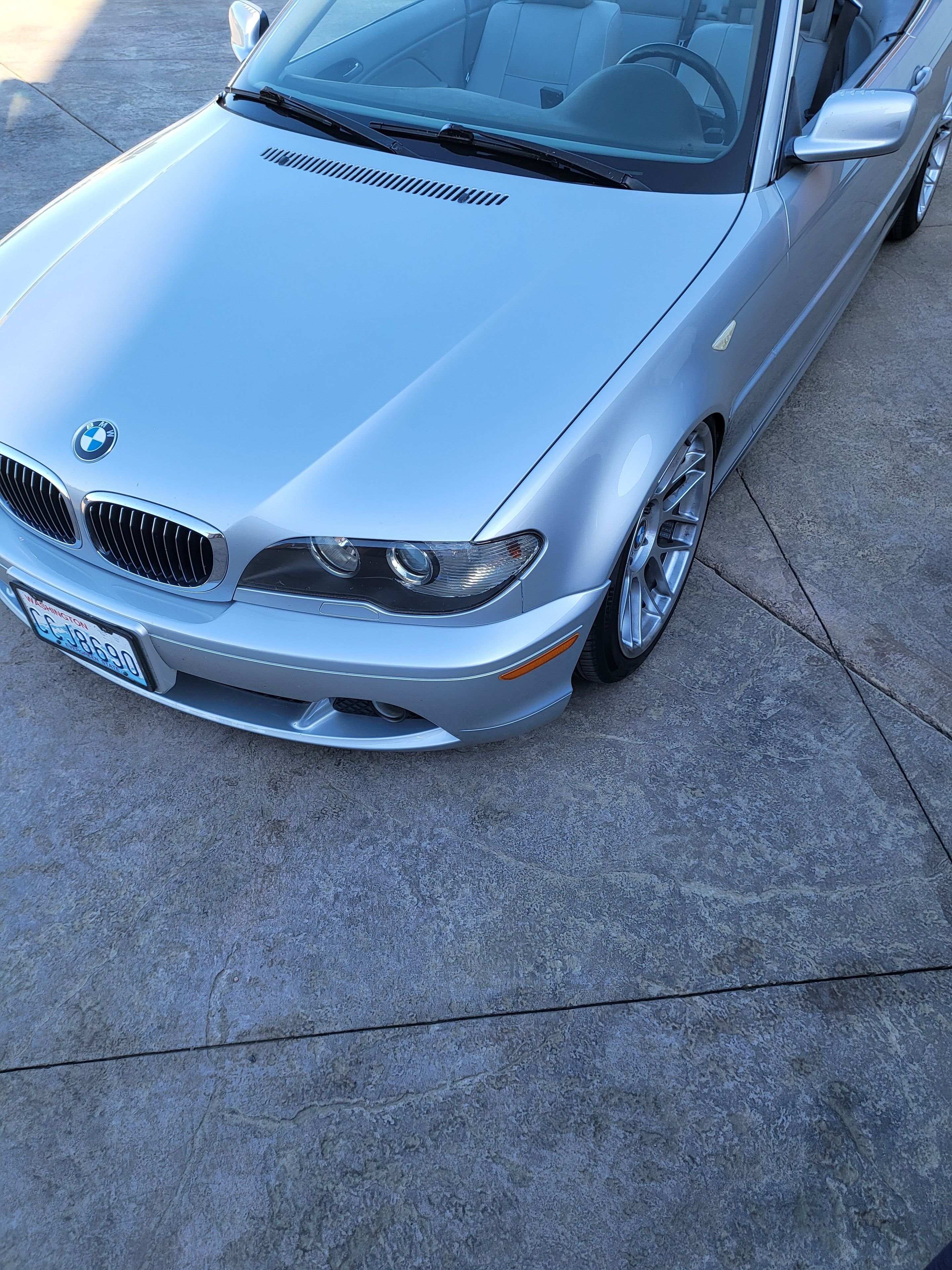 Silver BMW E46 3 Series with 18" ARC-8 Apex wheels in Hyper Silver