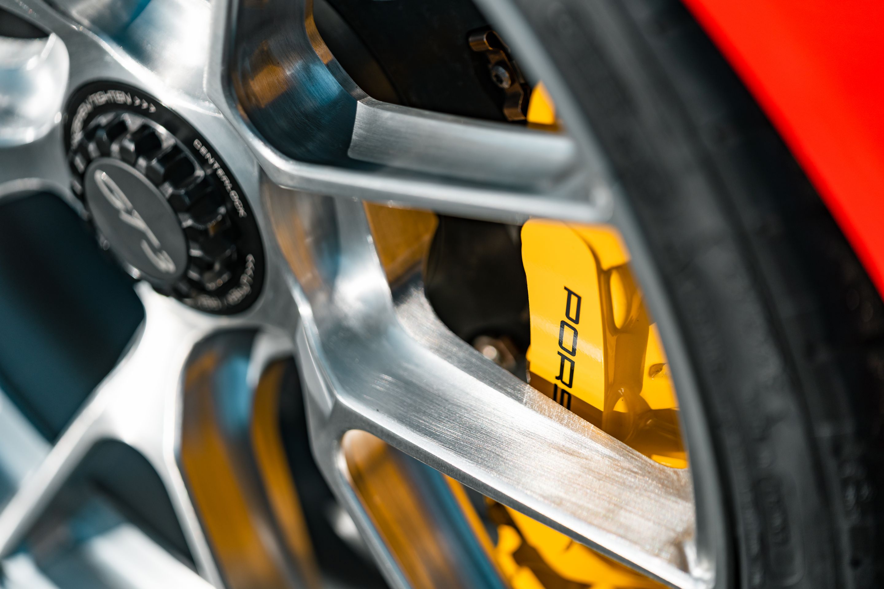 Red Porsche 911 991.1 GT3 with 20" VS-5RS Apex wheels in Brushed Clear