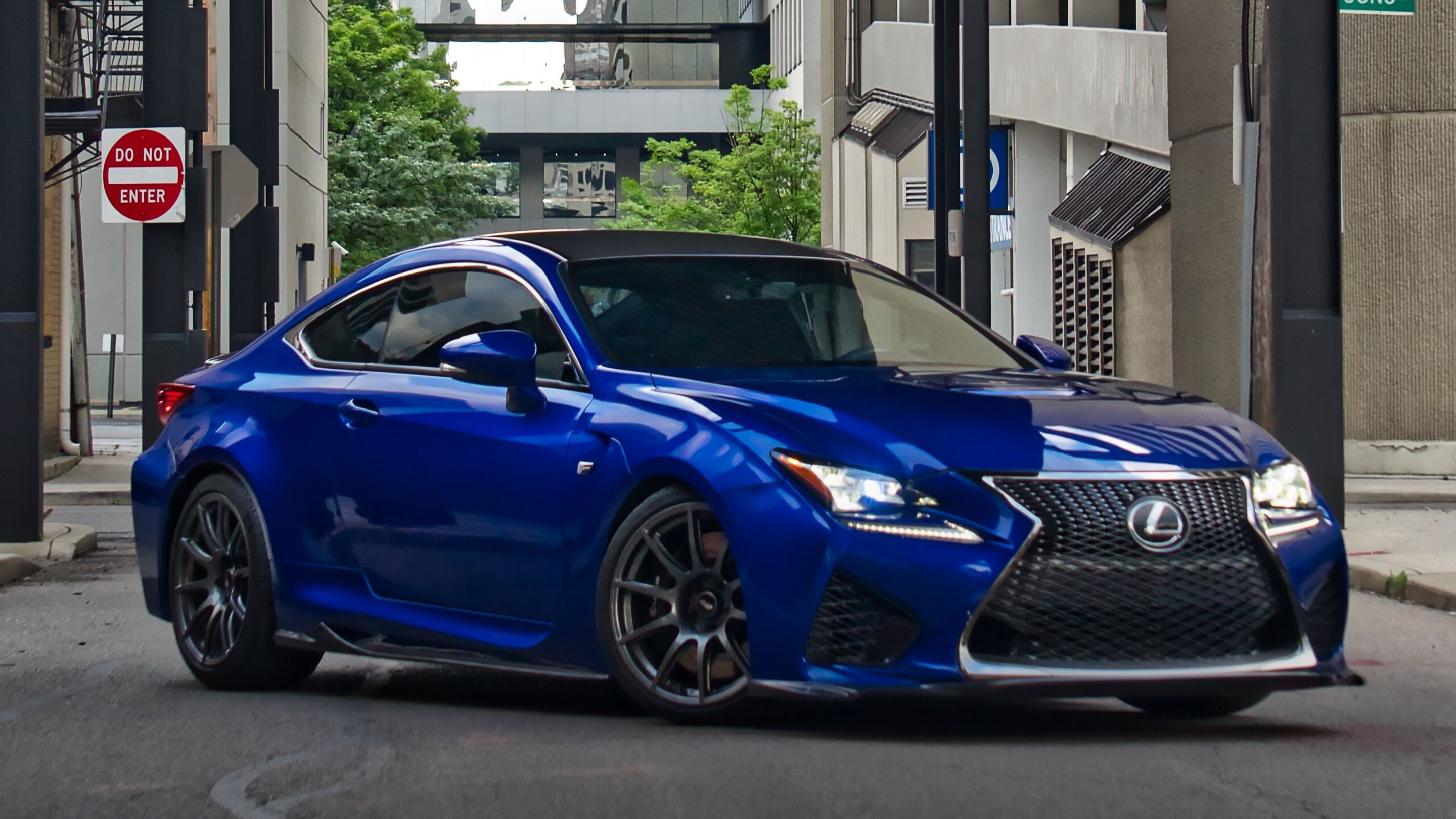 Blue Lexus USC10 RC-F with 19" SM-10 Apex wheels in Anthracite