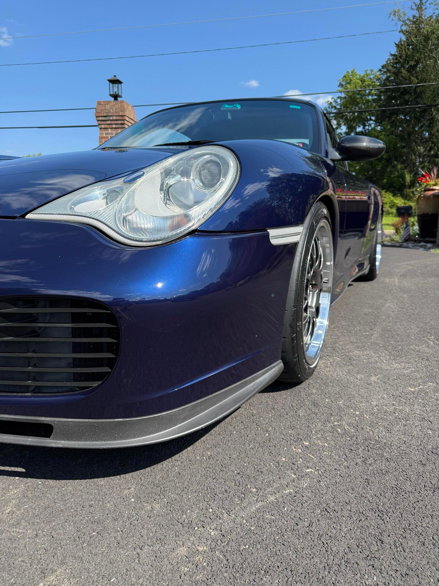 Blue Porsche 911 996 Carrera 4S with 18" ML-10RT Apex wheels in Machined Lip Anthracite