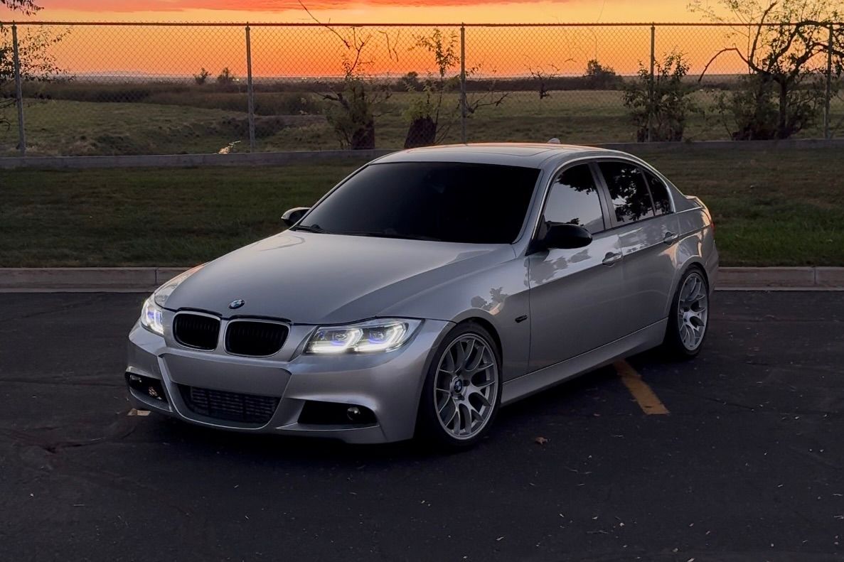 Silver BMW E90 Sedan 3 Series with 18" EC-7 Apex wheels in Race Silver