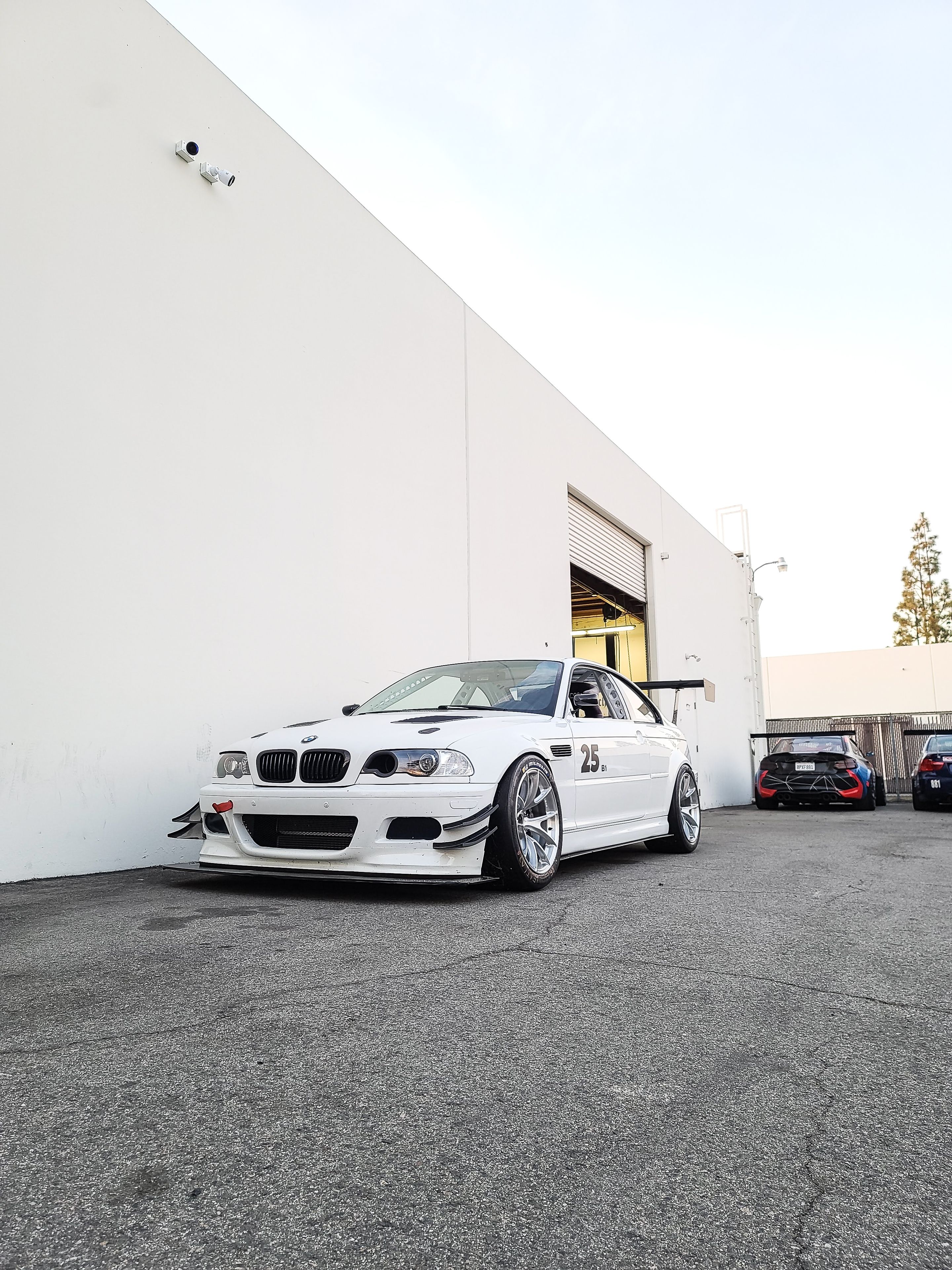 White BMW E46 M3 with 18" VS-5RS Apex wheels in Brushed Clear