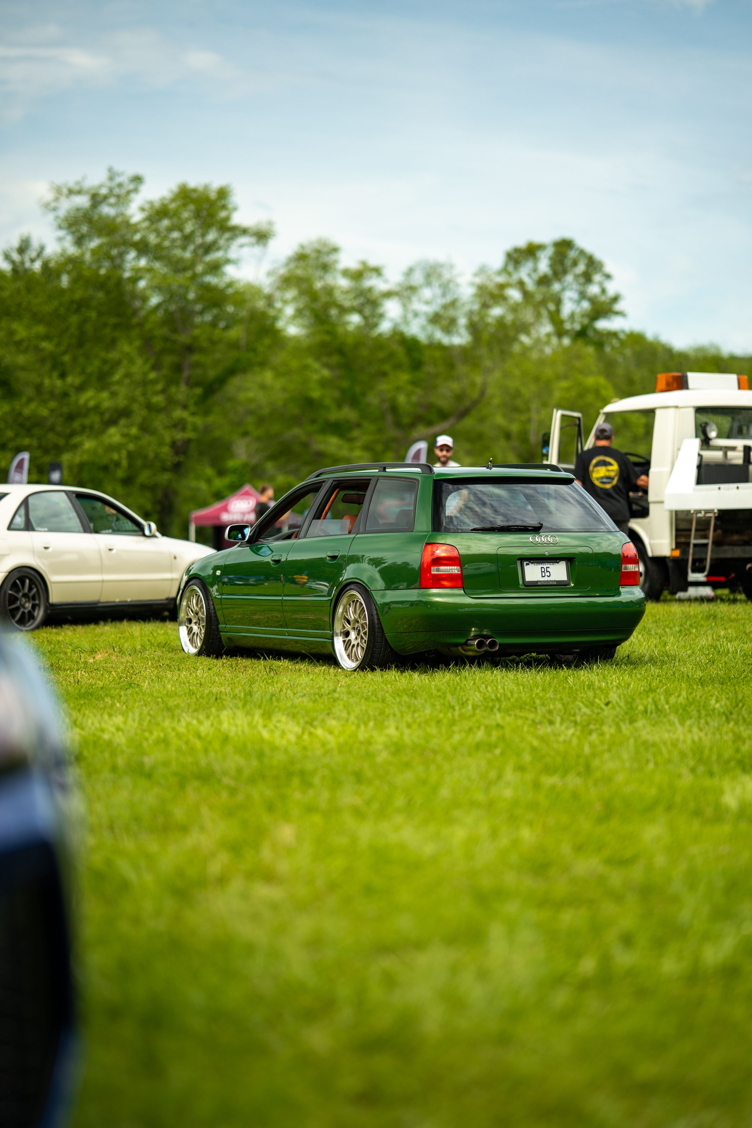 Green Audi B5 S4 Avant/Wagon with 18" ML-10RT Apex wheels in Machined Lip Gloss Motorsport Gold